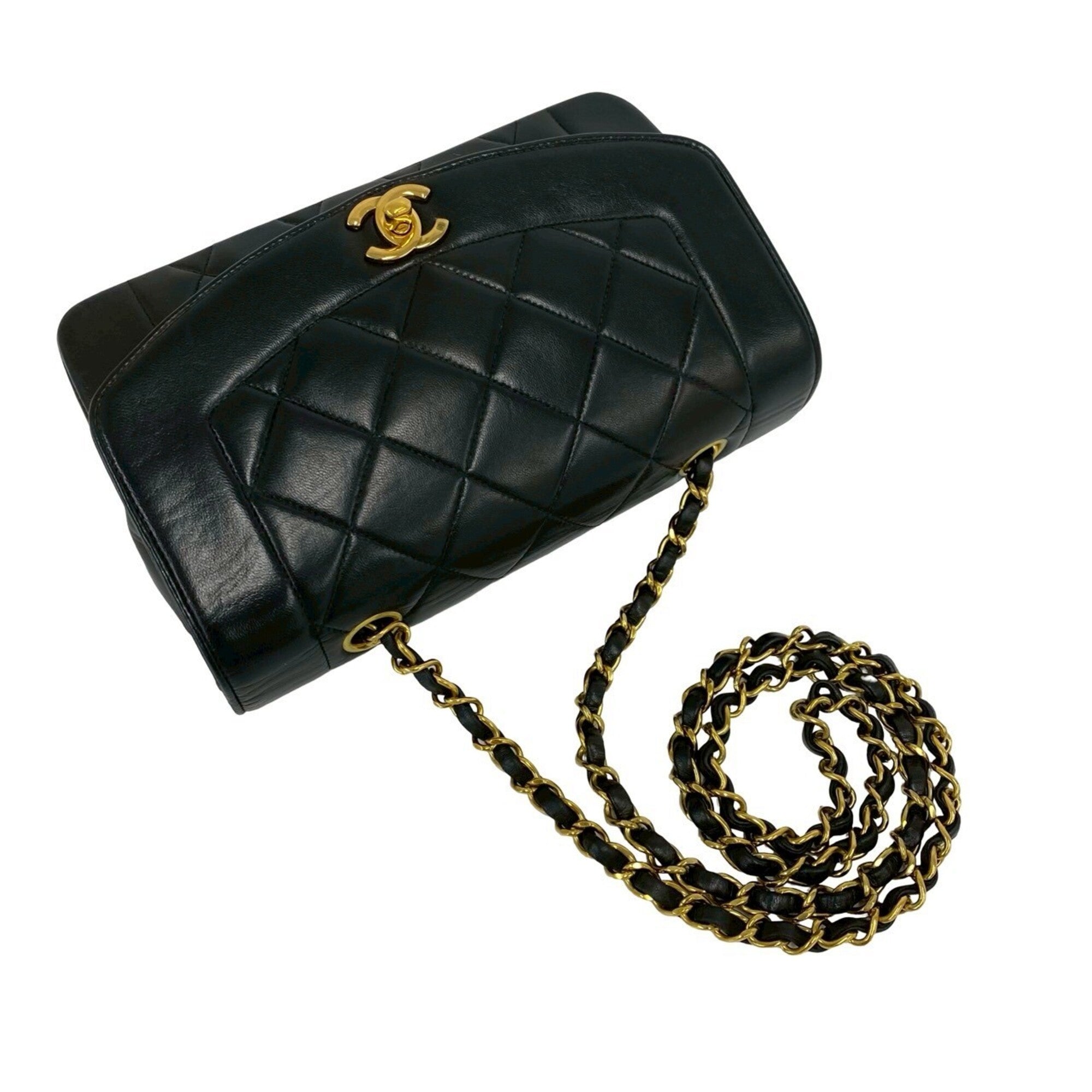 Chanel Black Leather Shoulder Bag (Pre-Owned)