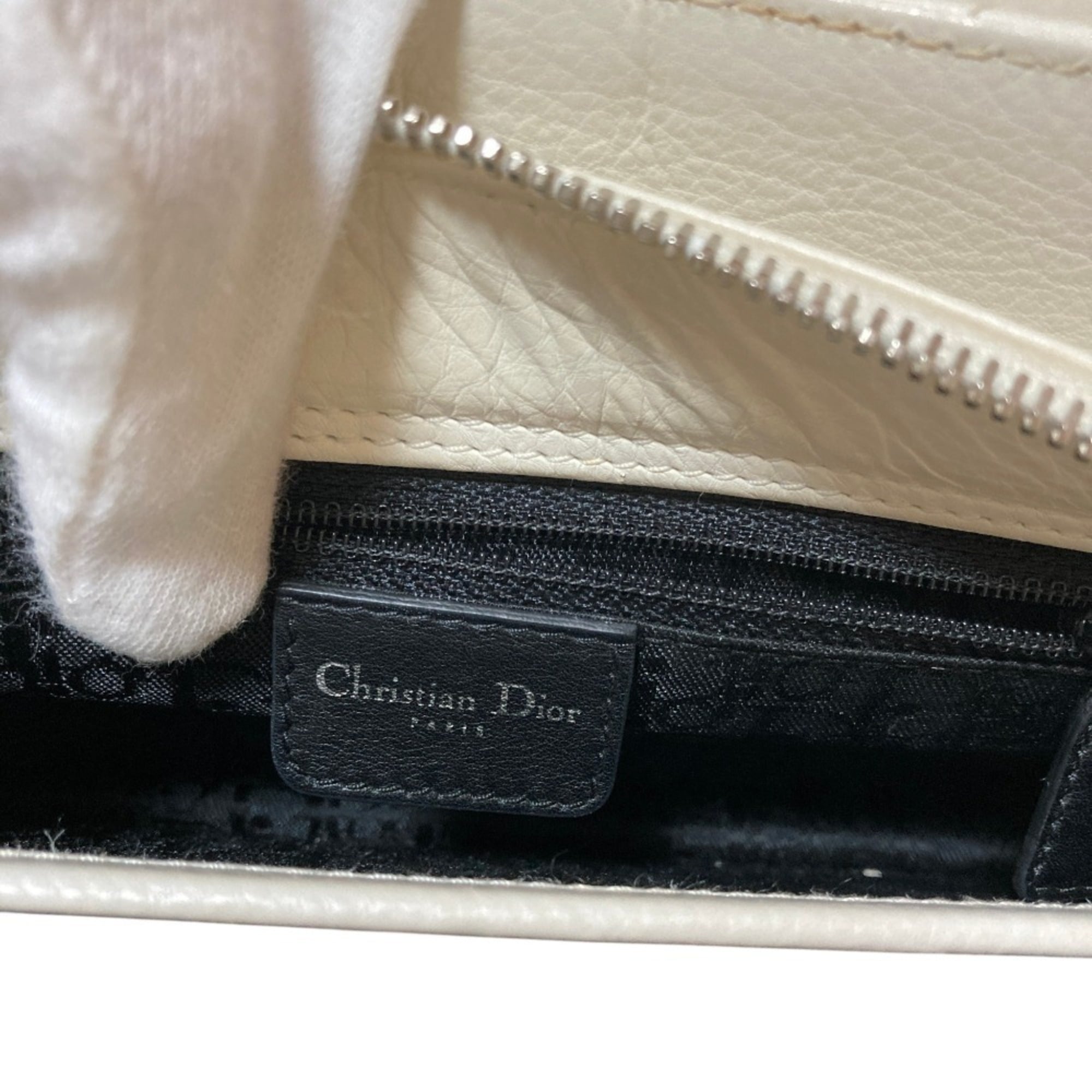 Christian Dior White Handbag (Pre-Owned)