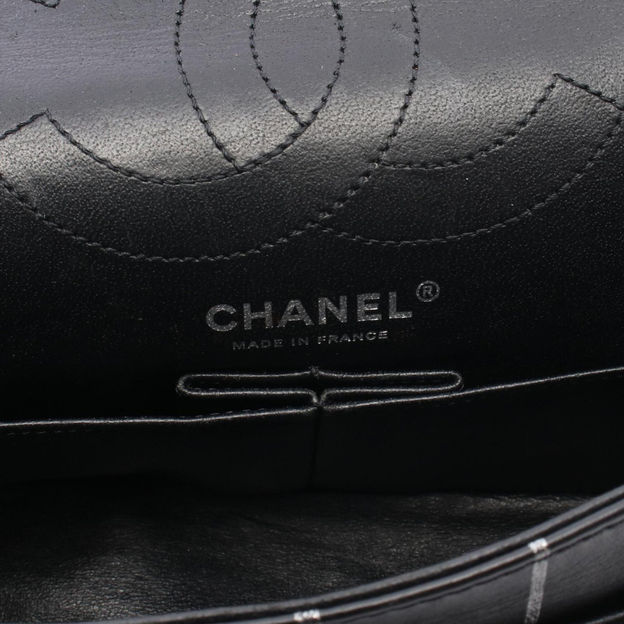 Chanel Black Leather Handbag Shoulder Bag (Pre-Owned)