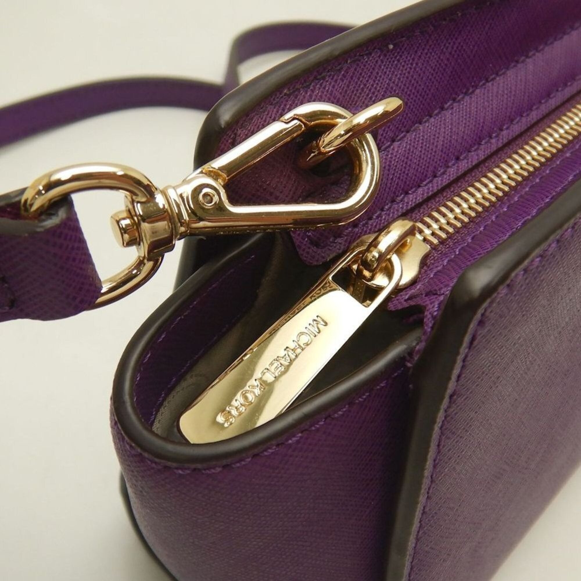Michael Kors Purple Leather Shoulder Bag (Pre-Owned)