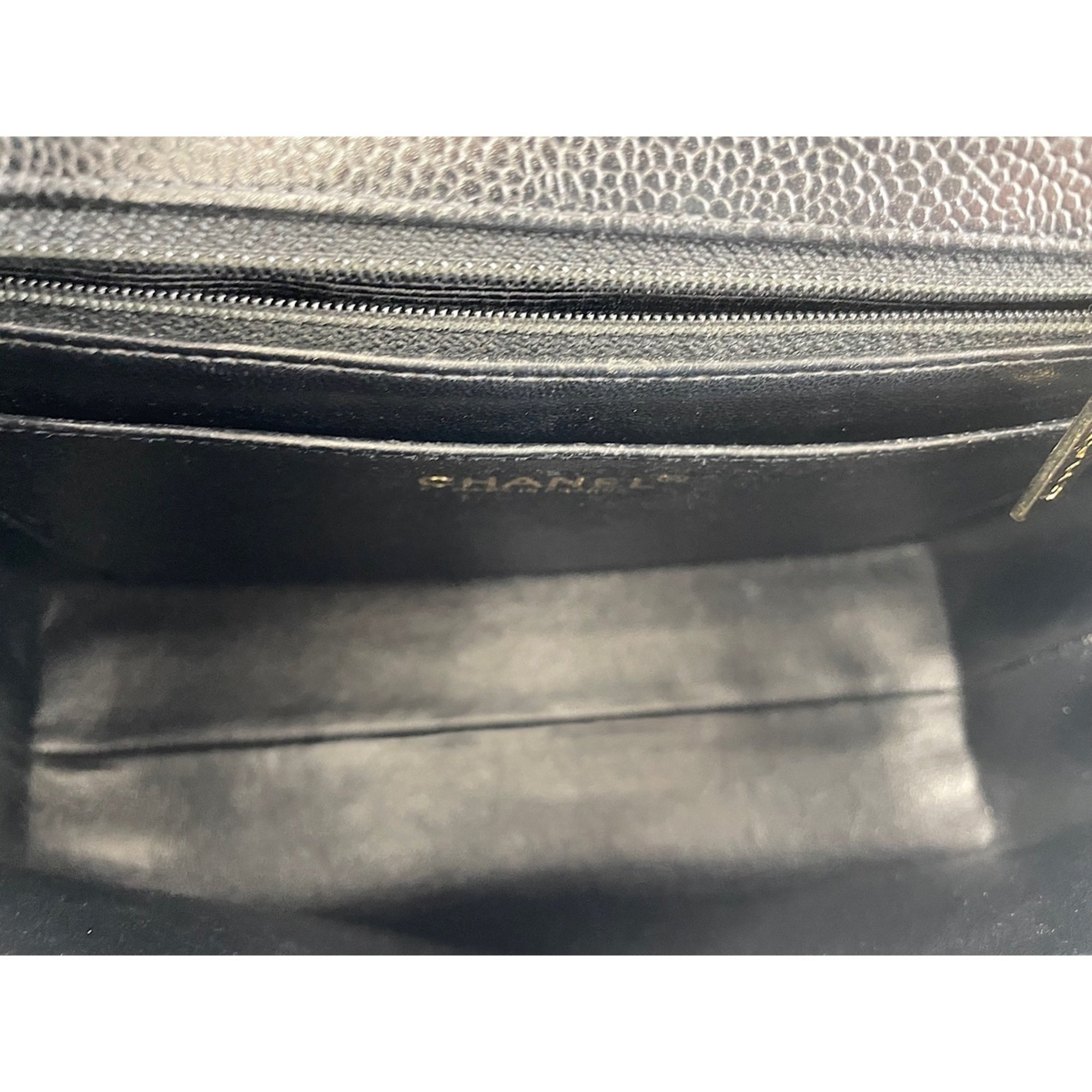 Chanel Black Shoulder Bag (Pre-Owned)
