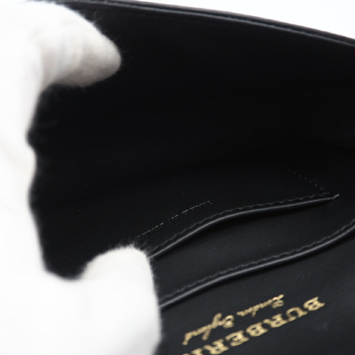 Burberry Black Leather Shoulder Bag (Pre-Owned)