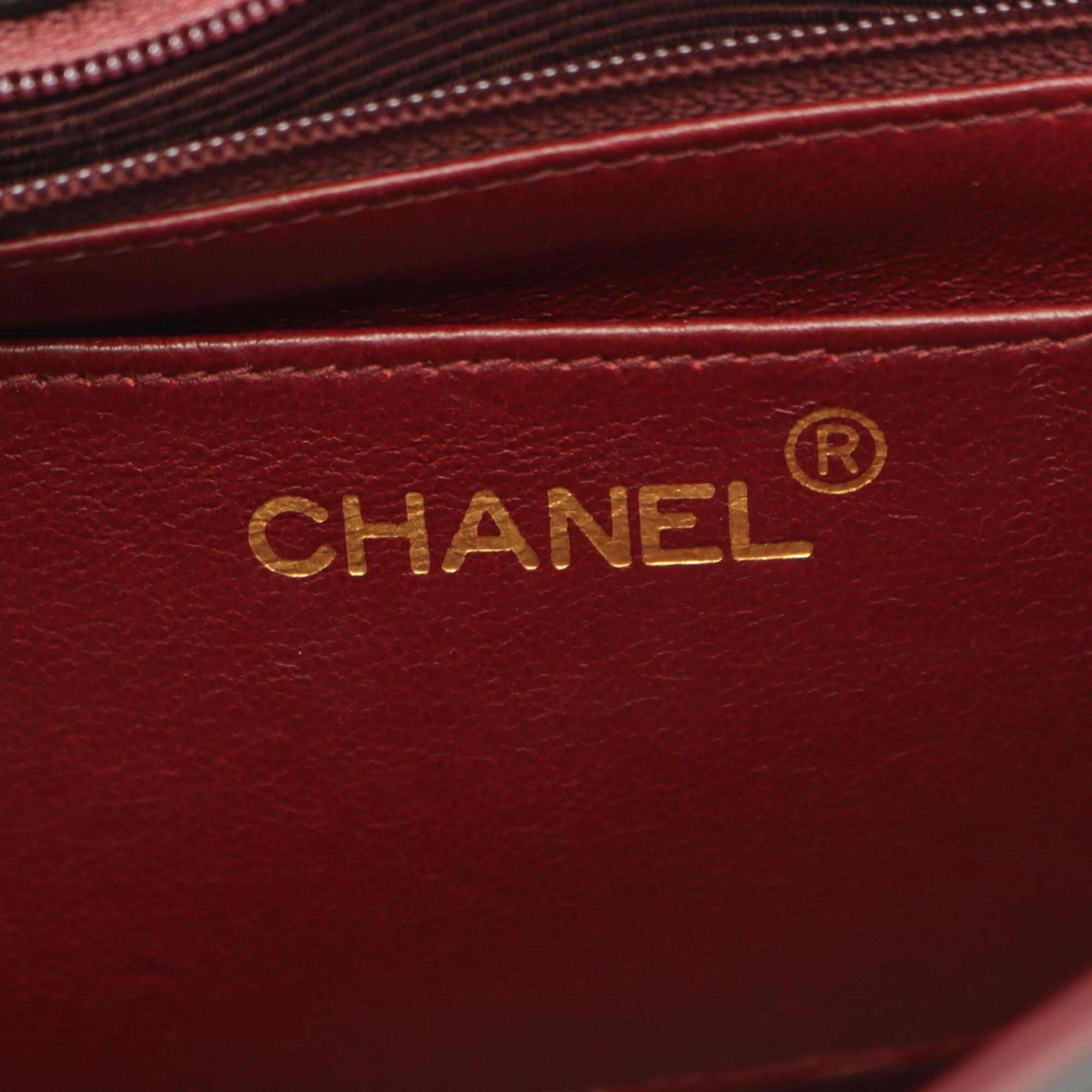 Chanel Matelasse Black Leather Handbag Shoulder Bag (Pre-Owned)