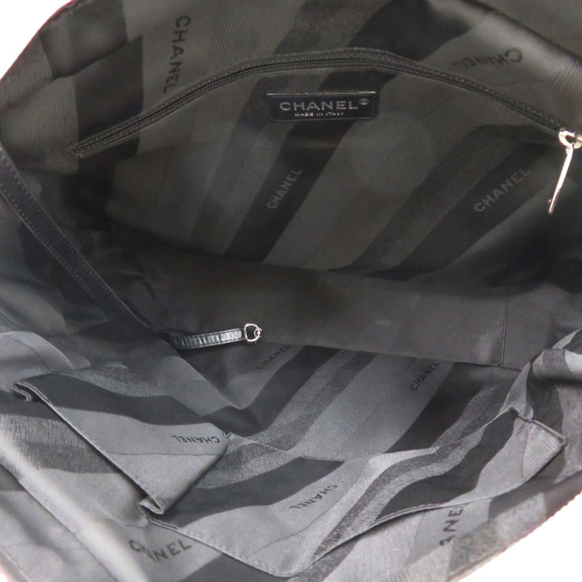 Chanel Black Pink Leather Tweed Handbag (Pre-Owned)