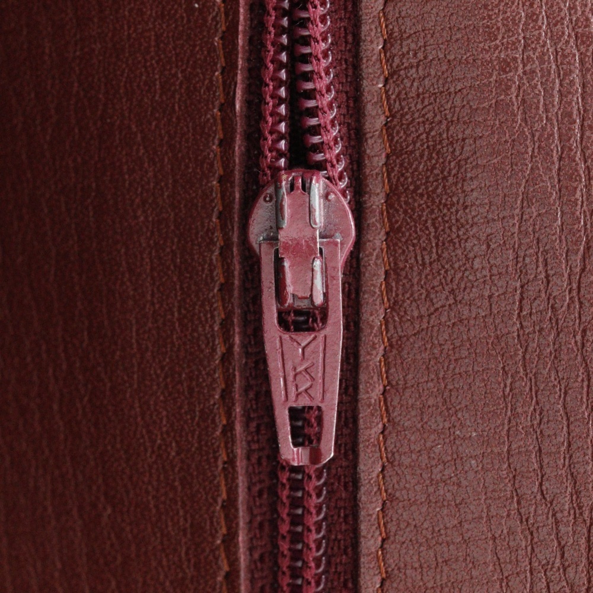 Cartier Bordeaux Leather Shoulder Bag (Pre-Owned)