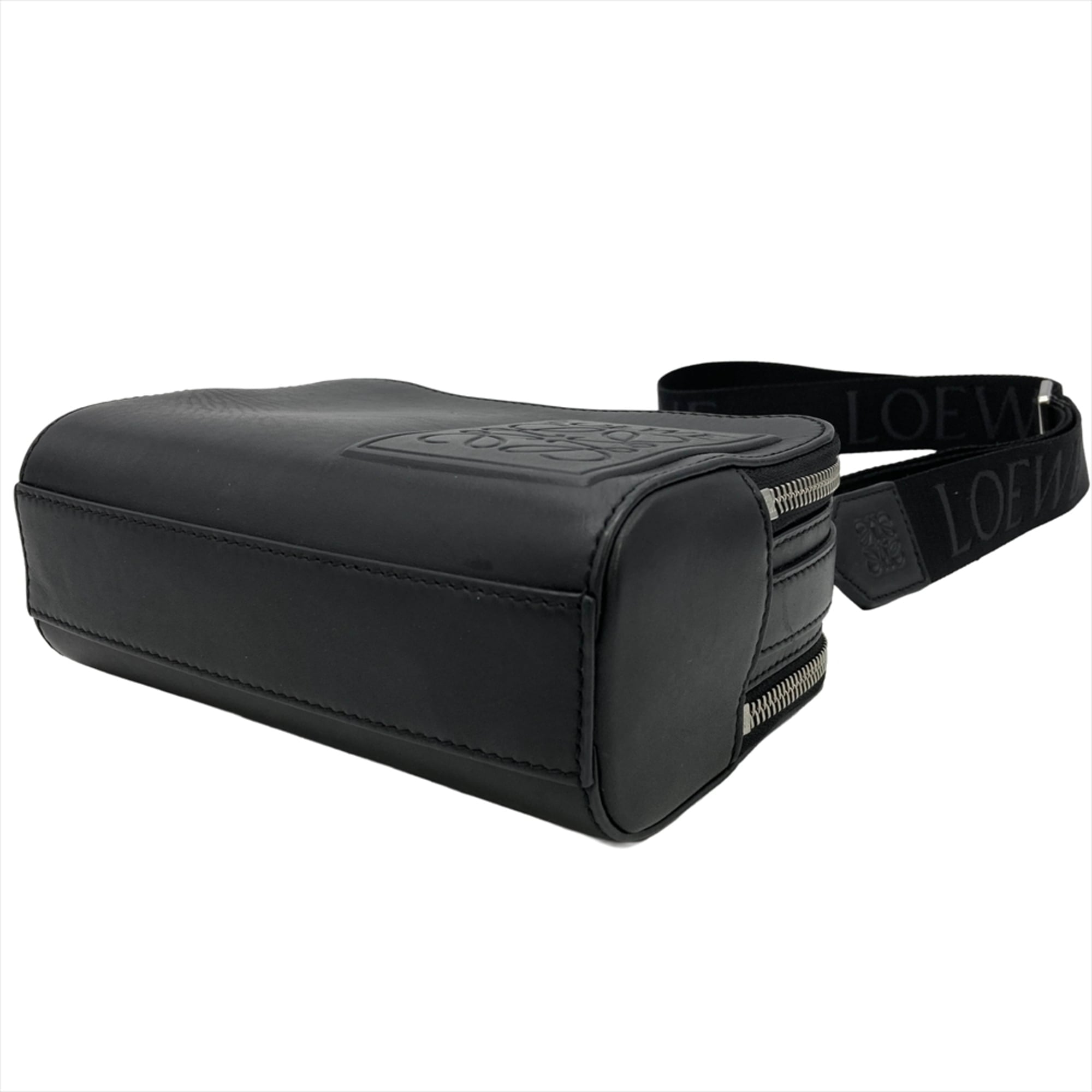 Loewe Black Shoulder Bag (Pre-Owned)