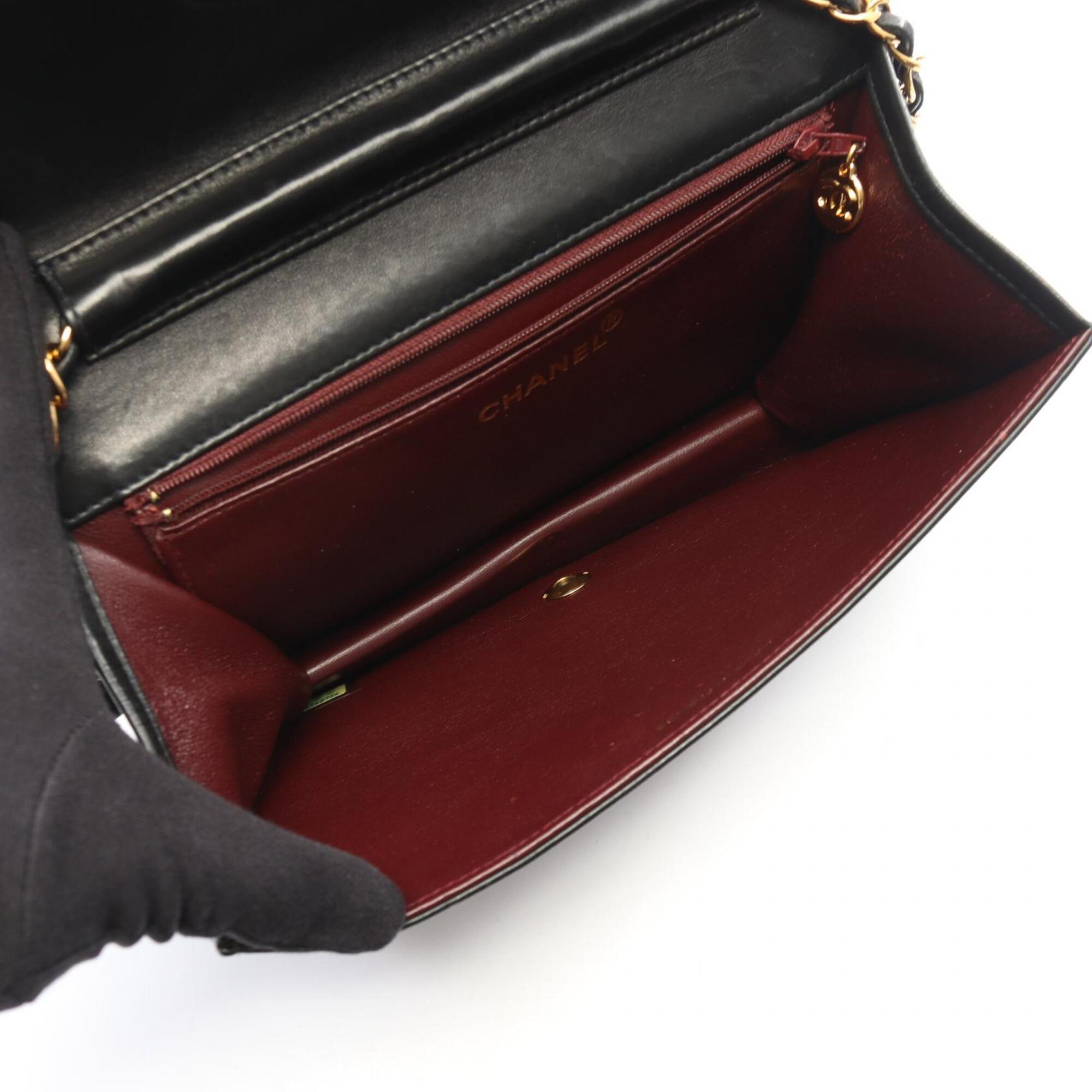 Chanel Matelasse Black Leather Handbag Shoulder Bag (Pre-Owned)