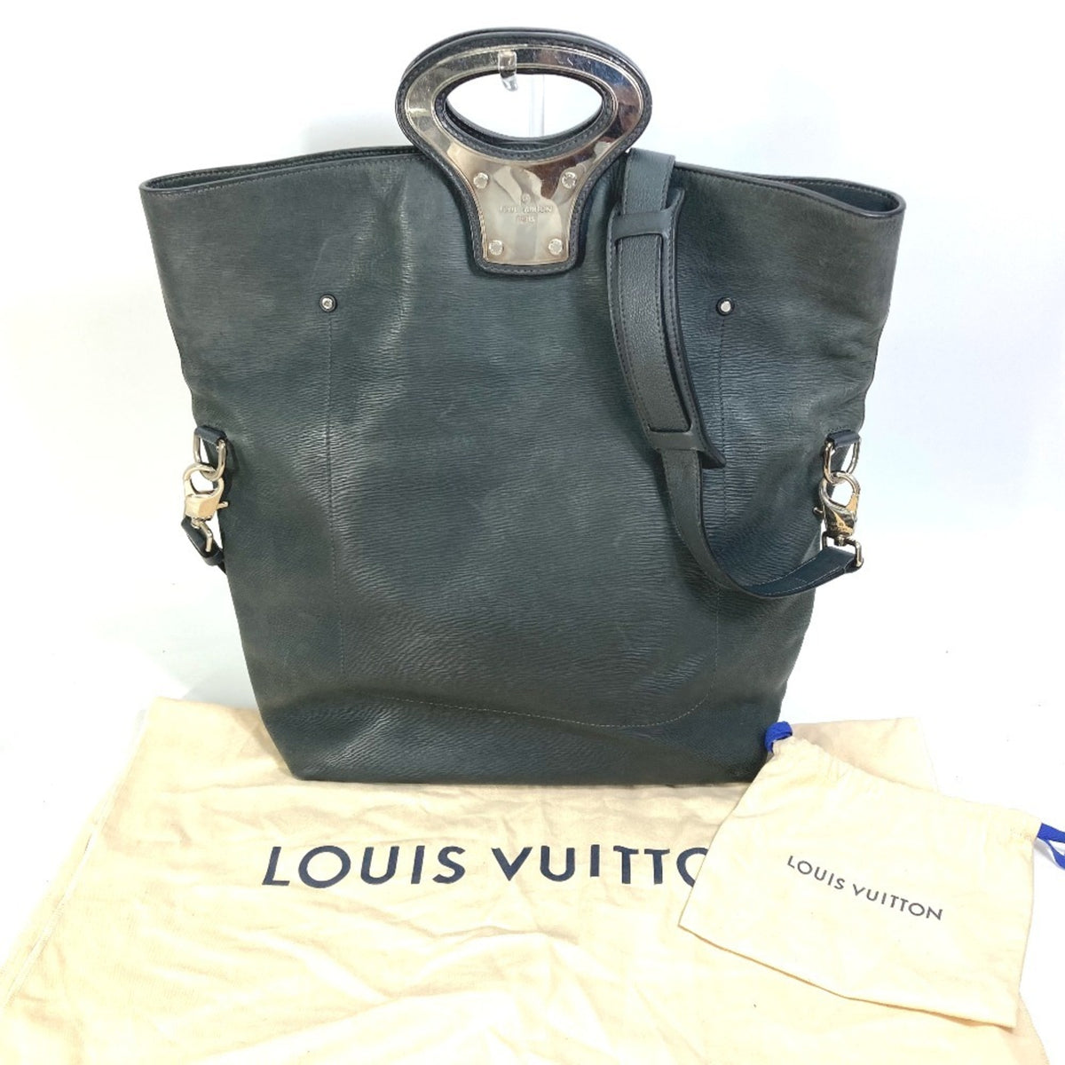 Louis Vuitton Black Noir Leather Handbag Shoulder Bag (Pre-Owned)