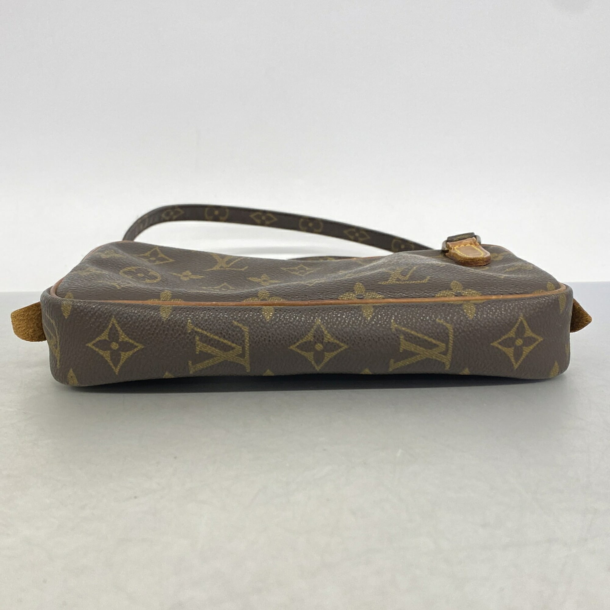 Louis Vuitton Brown Shoulder Bag (Pre-Owned)