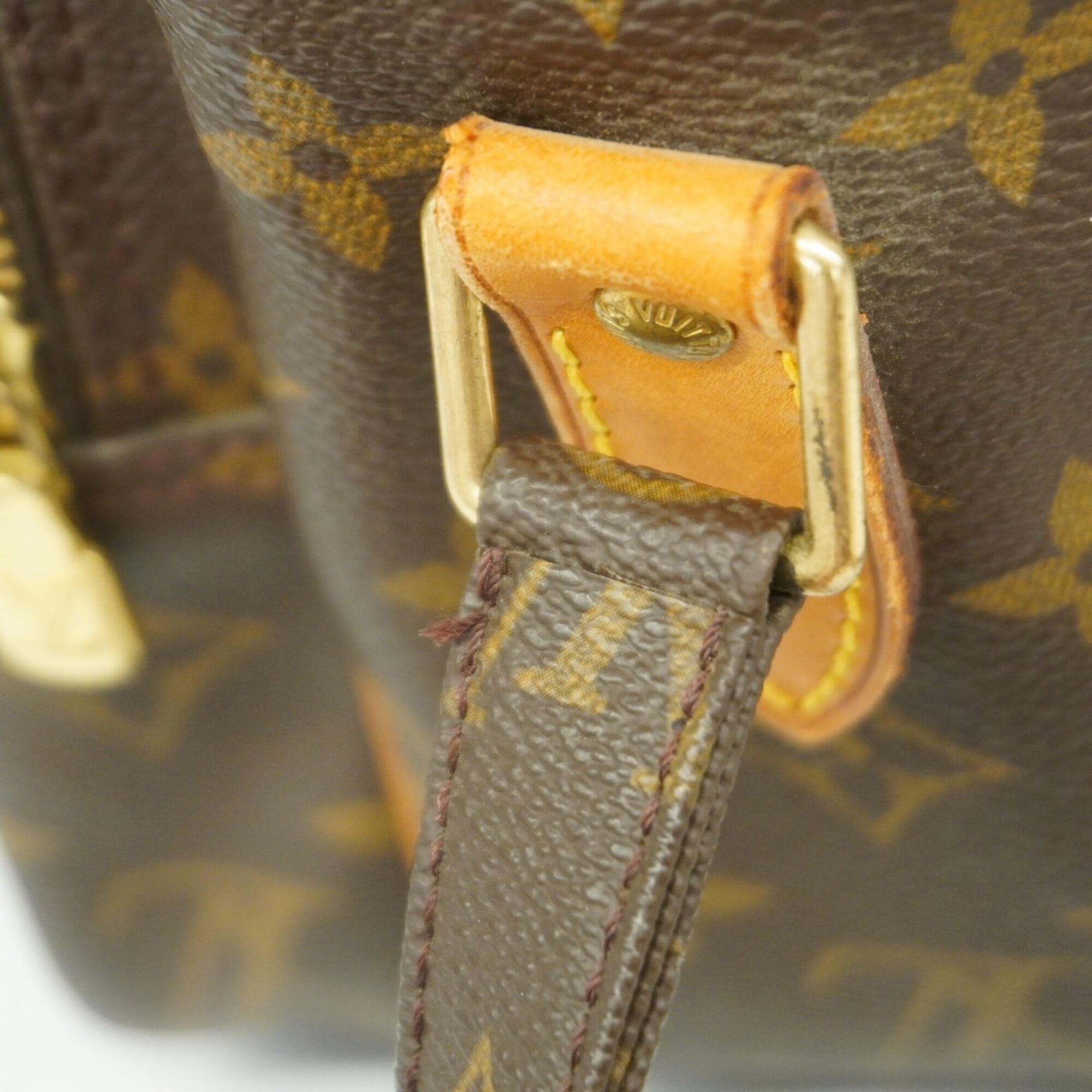 Louis Vuitton Brown Shoulder Bag (Pre-Owned)