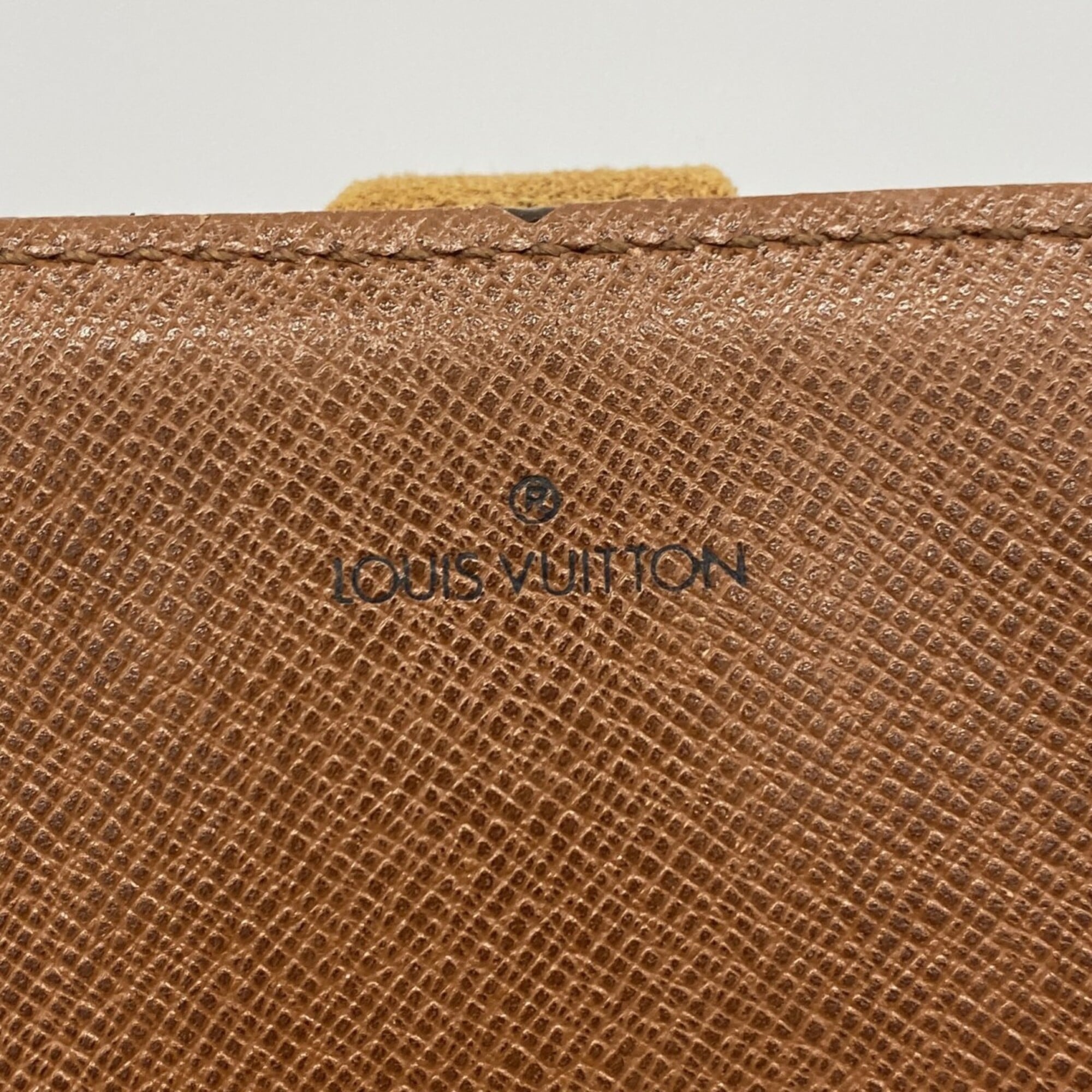 Louis Vuitton Brown Shoulder Bag (Pre-Owned)