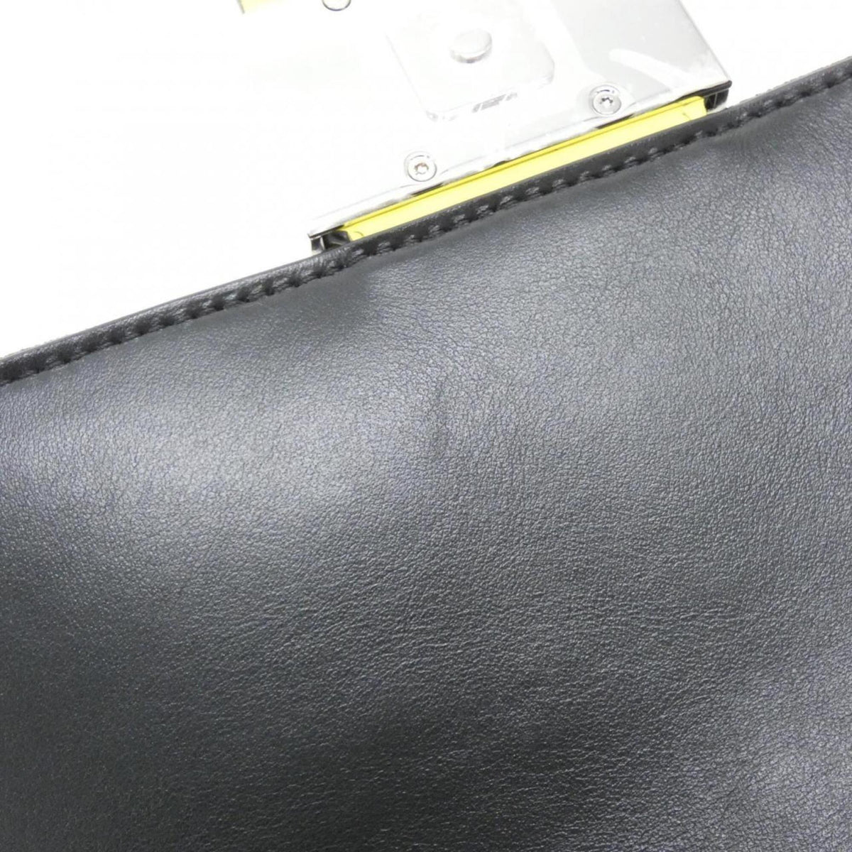 Fendi Baguette Silver Fur Handbag (Pre-Owned)