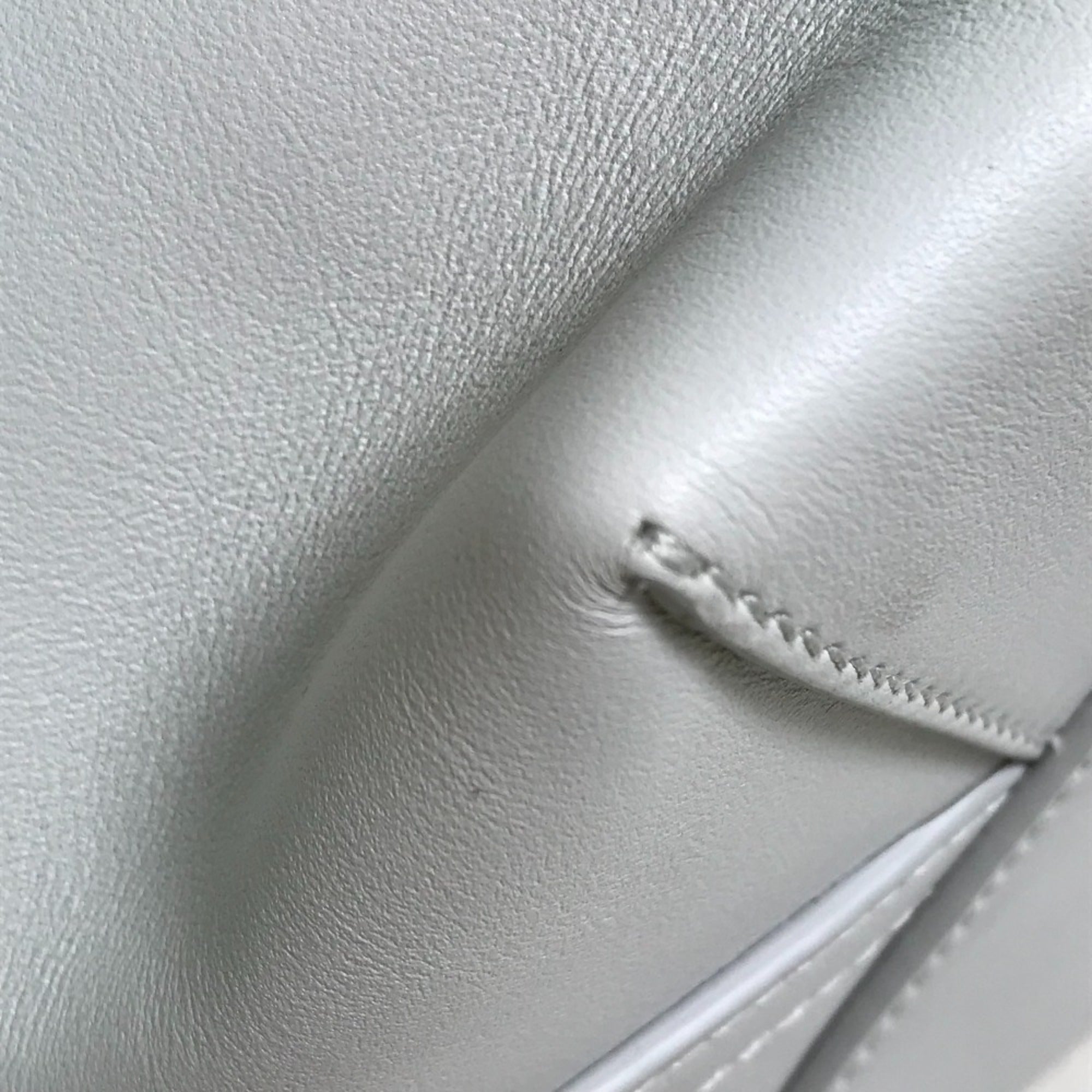 Balenciaga White Leather Handbag (Pre-Owned)