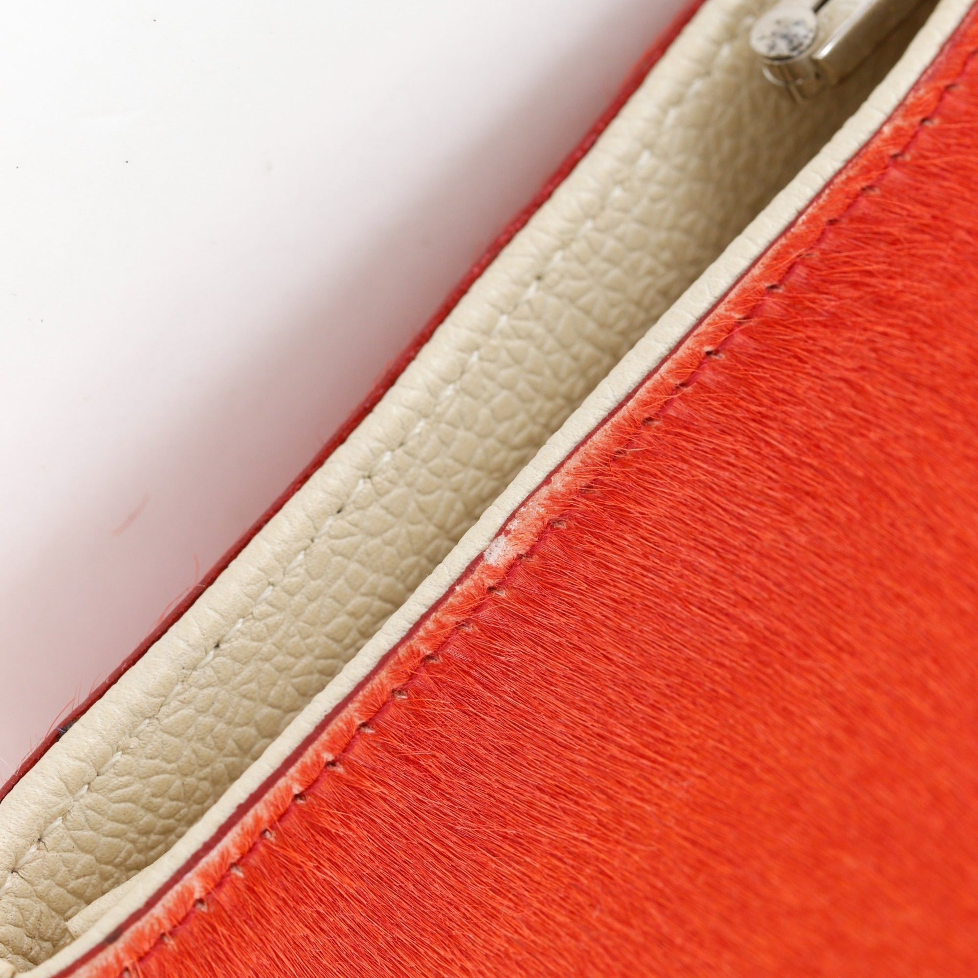 Bvlgari Red Color Leather Shoulder Bag (Pre-Owned)