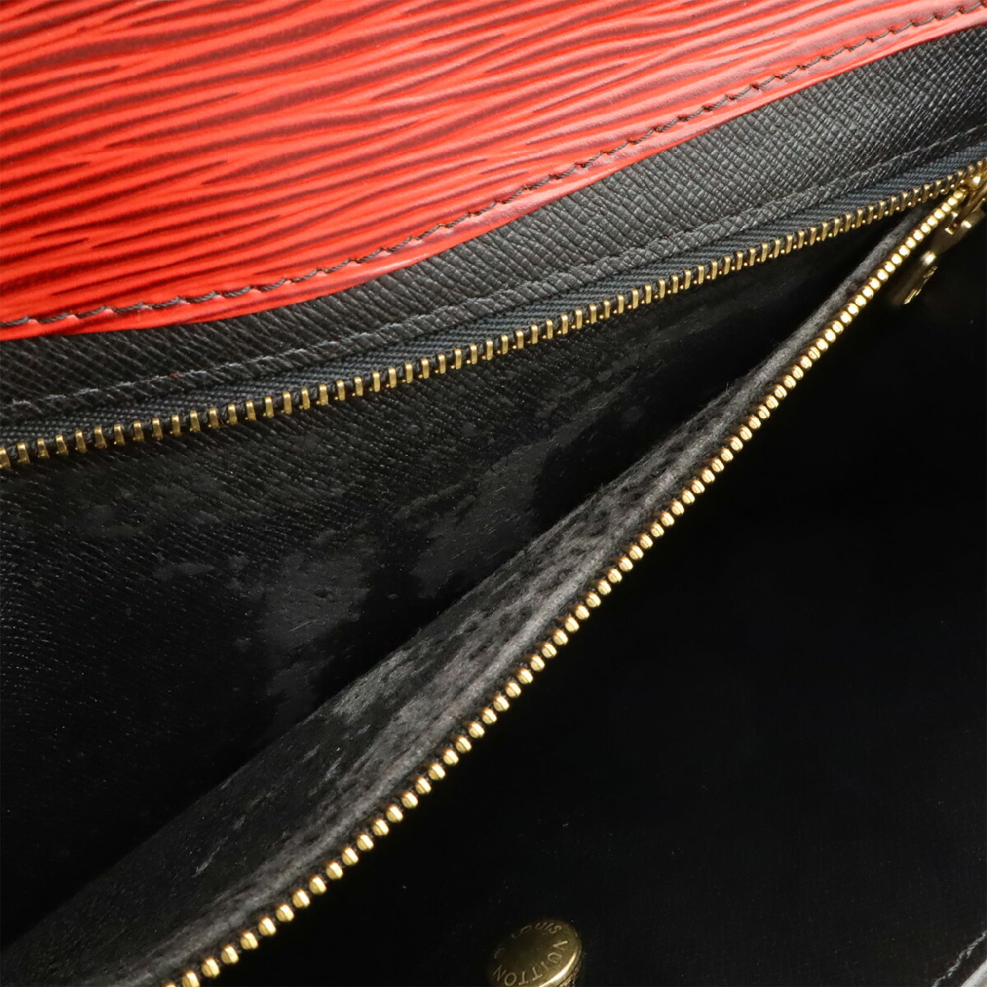 Louis Vuitton Castilian Red Epi Leather Clutch Bag (Pre-Owned)
