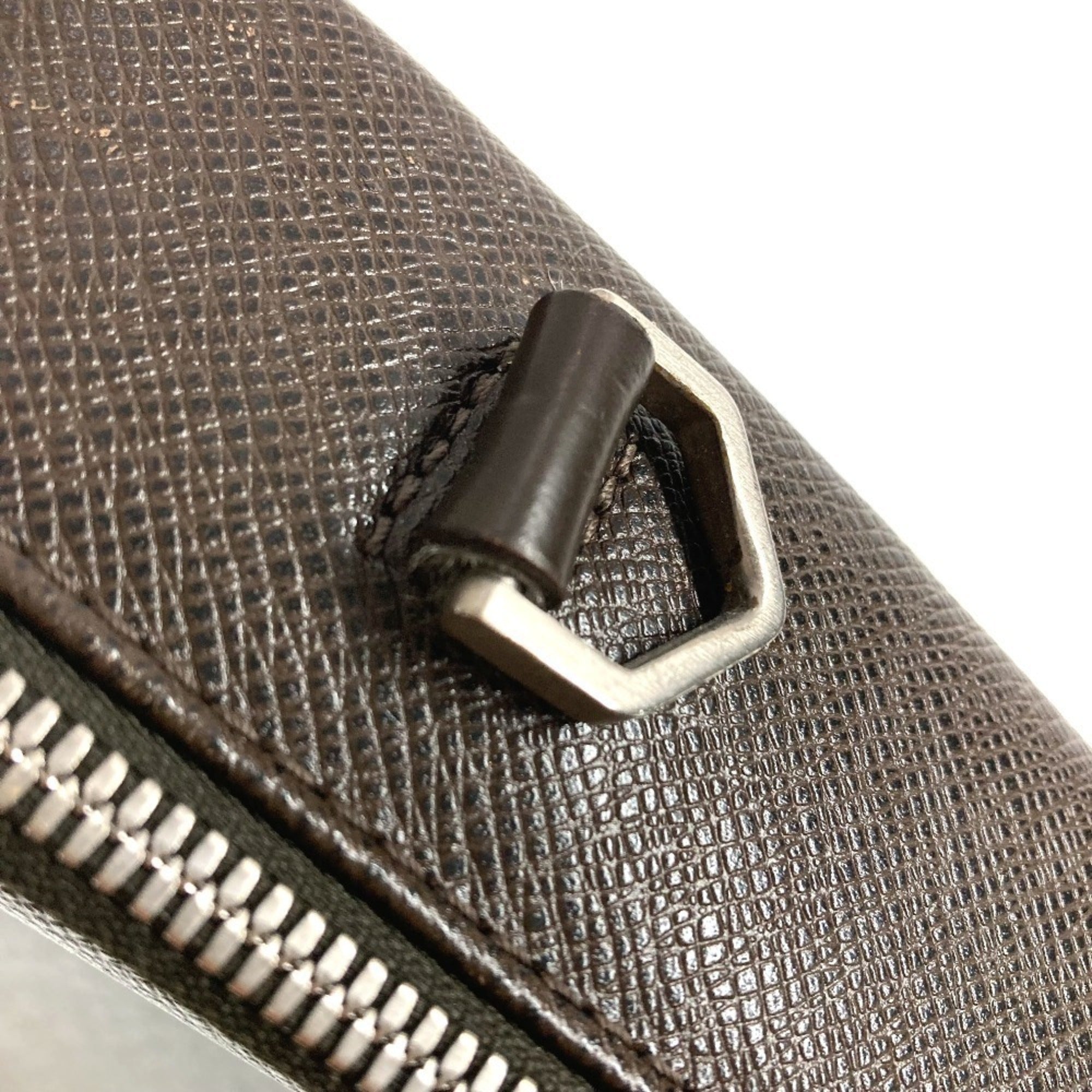 Louis Vuitton Brown Grizzly Taiga Leather Leather Handbag Tote Bag (Pre-Owned)
