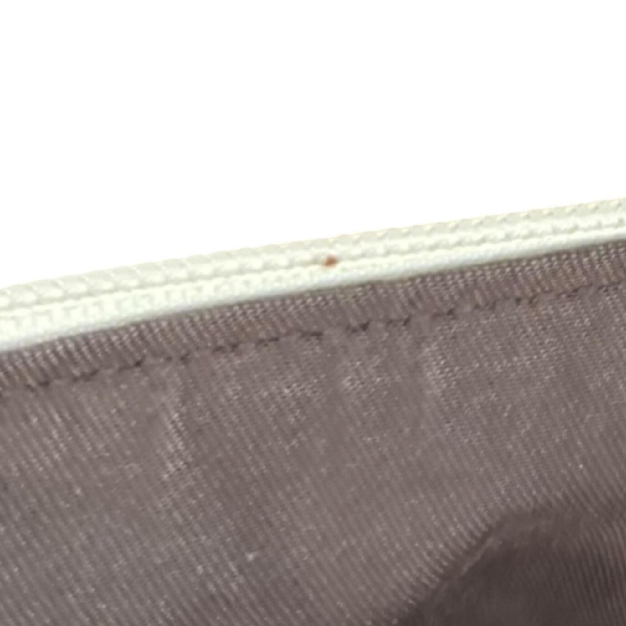 Gucci Beige White Gg Canvas Shoulder Bag (Pre-Owned)