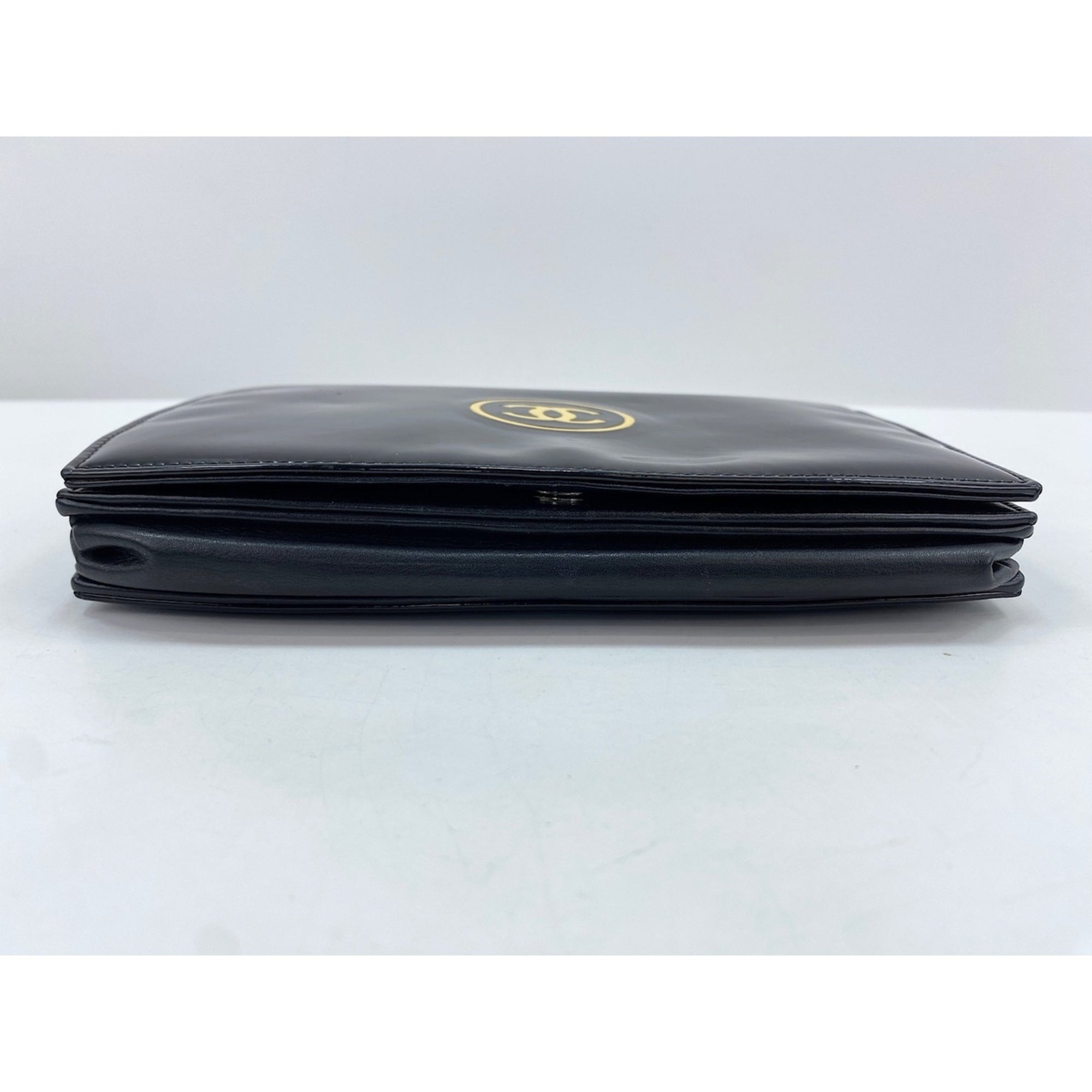 Chanel Black Patent Leather Shoulder Bag (Pre-Owned)