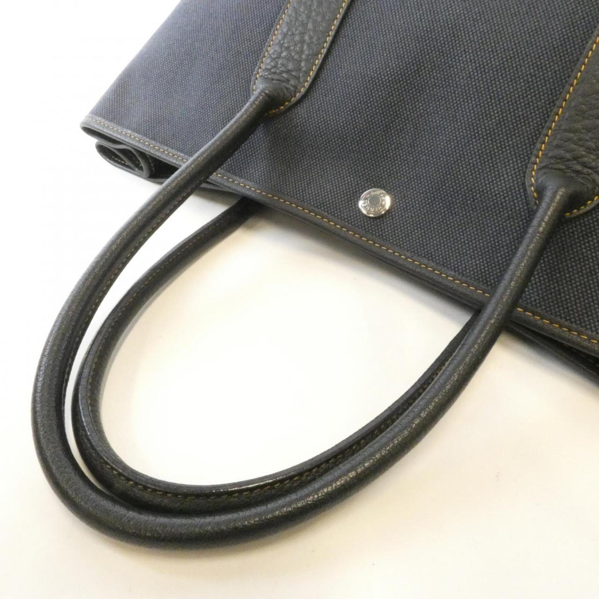 Hermes Black Buffle Skipper Leather Handbag (Pre-Owned)