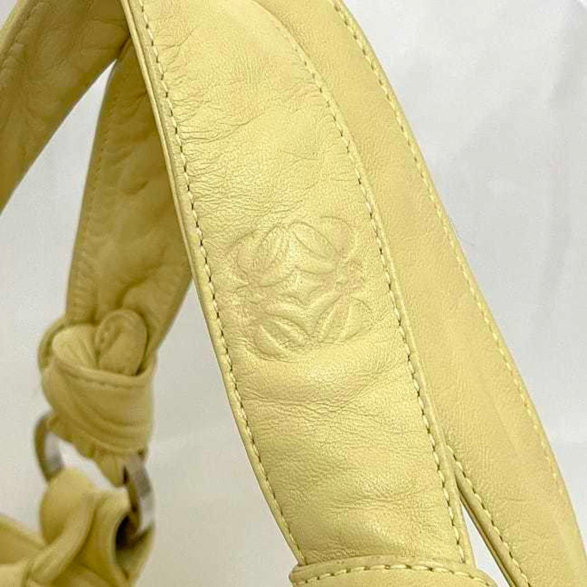 Loewe Yellow Leather Handbag Tote Bag (Pre-Owned)