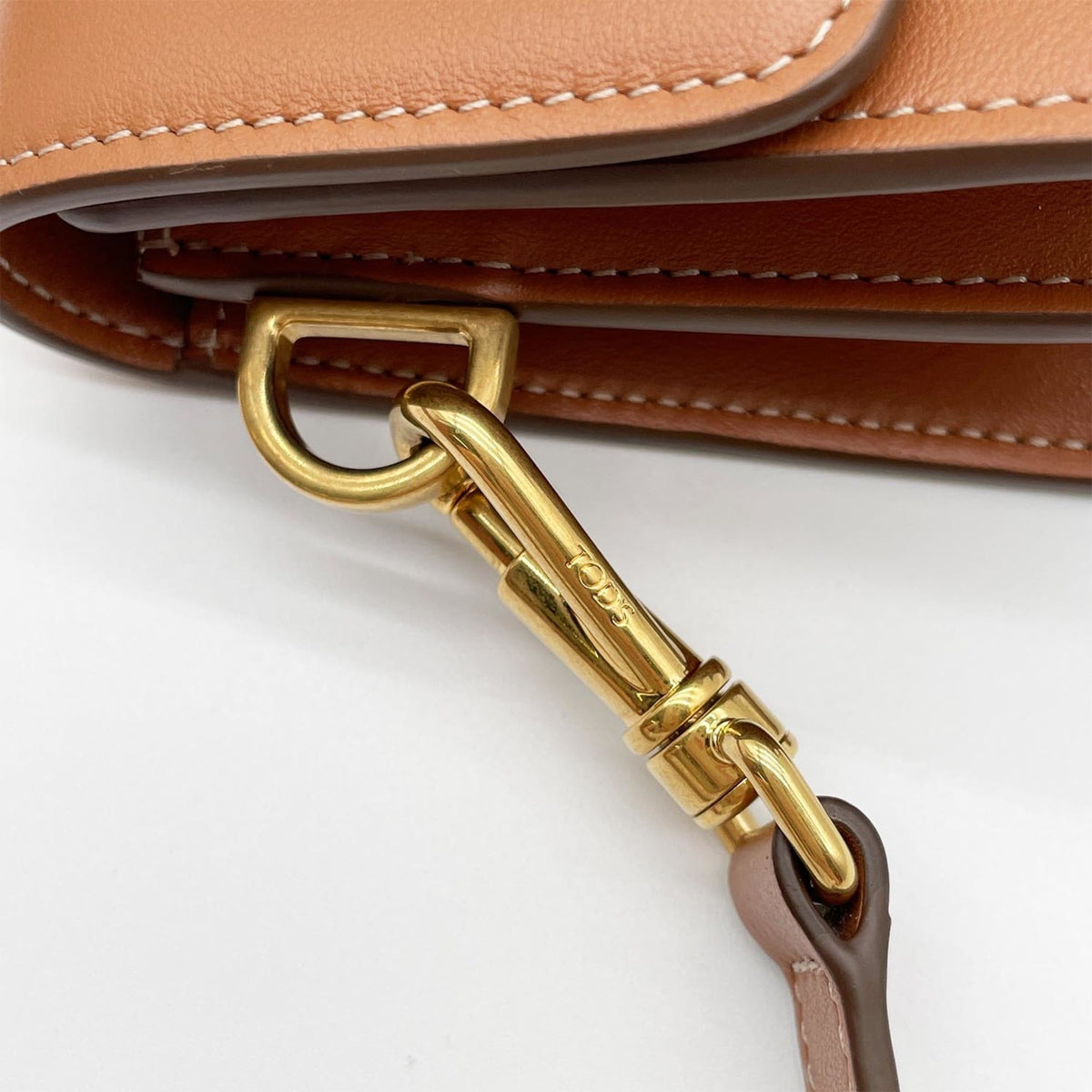 Tod's Brown Gold Leather Pochette Shoulder Bag (Pre-Owned)