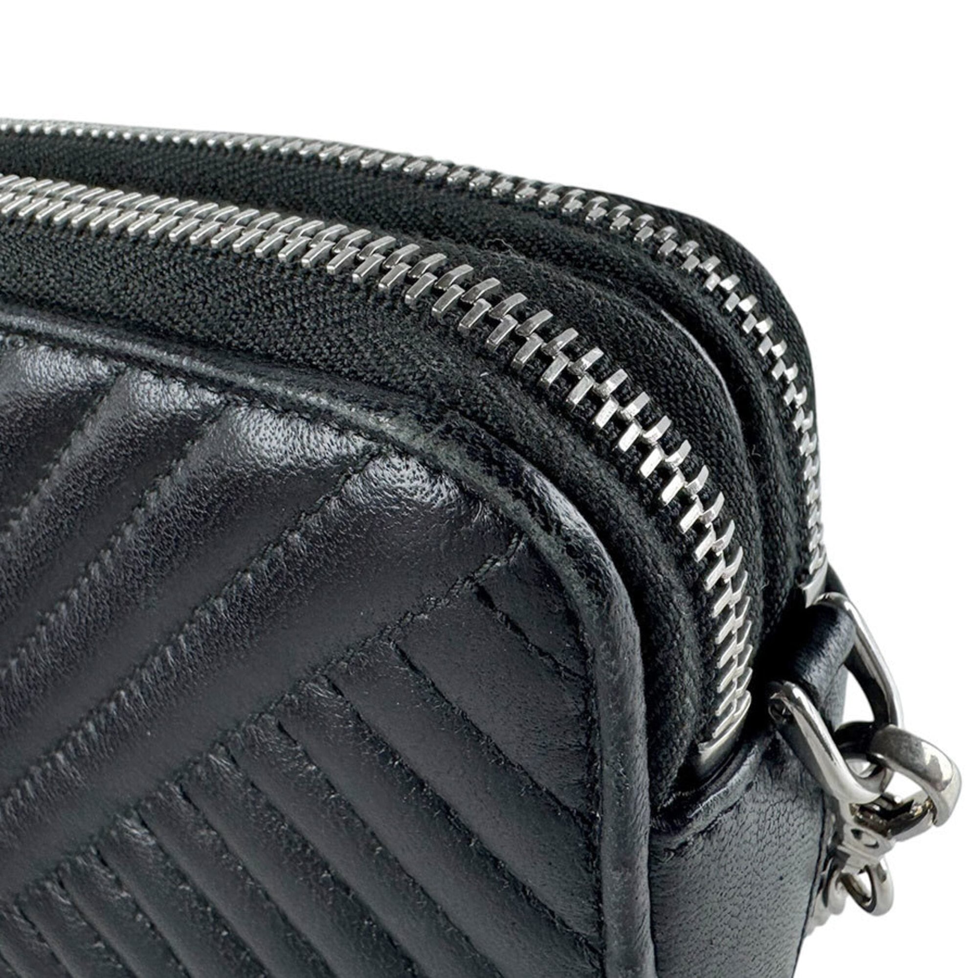 Prada Black Leather Shoulder Bag (Pre-Owned)