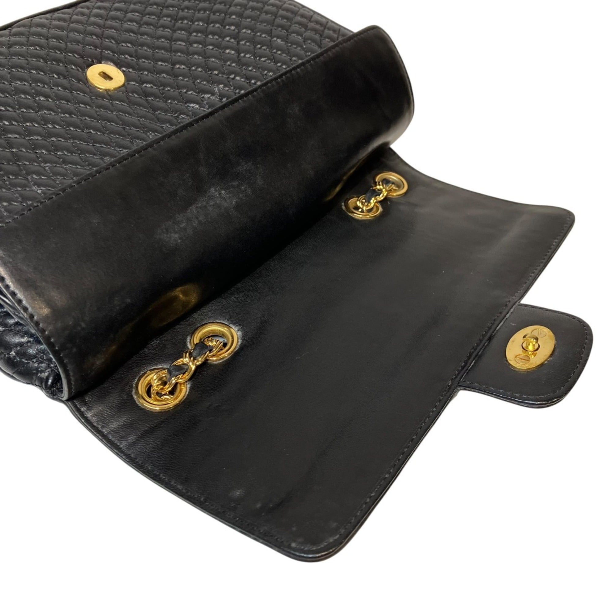 Bally Black Leather Shoulder Bag (Pre-Owned)