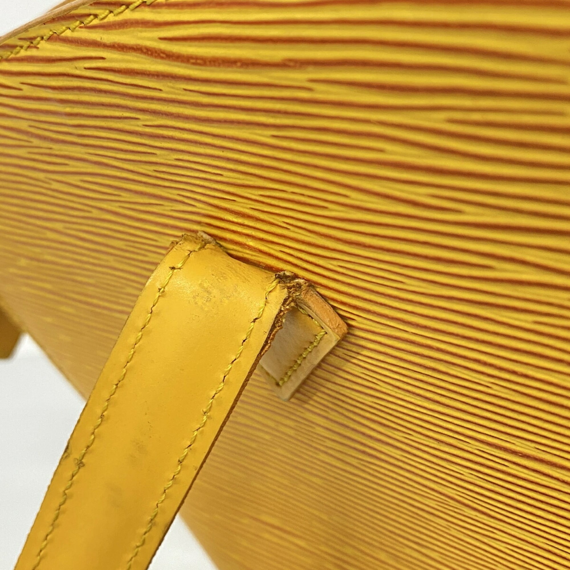 Louis Vuitton Jaune Handbag (Pre-Owned)