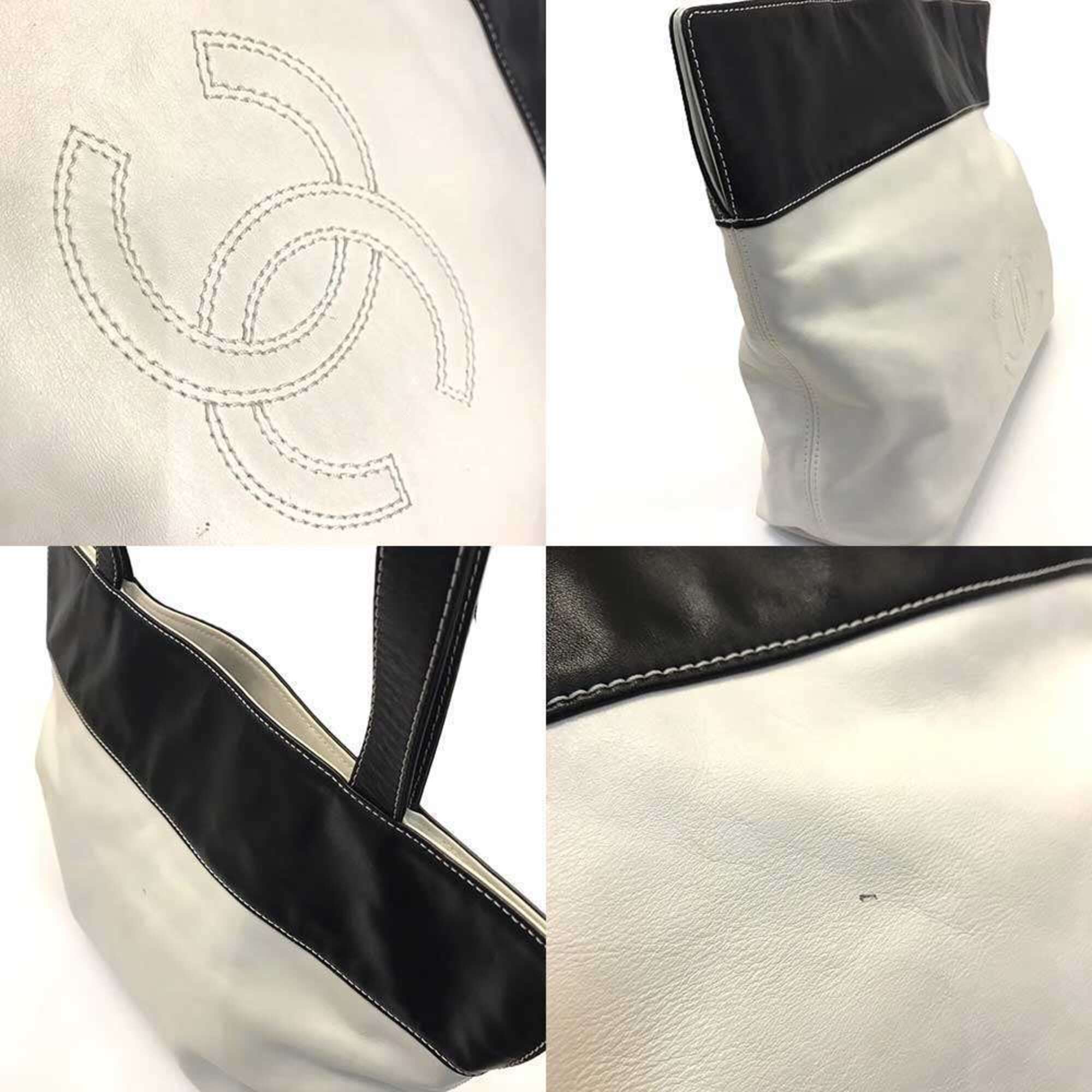 Chanel White Leather Tote Bag (Pre-Owned)