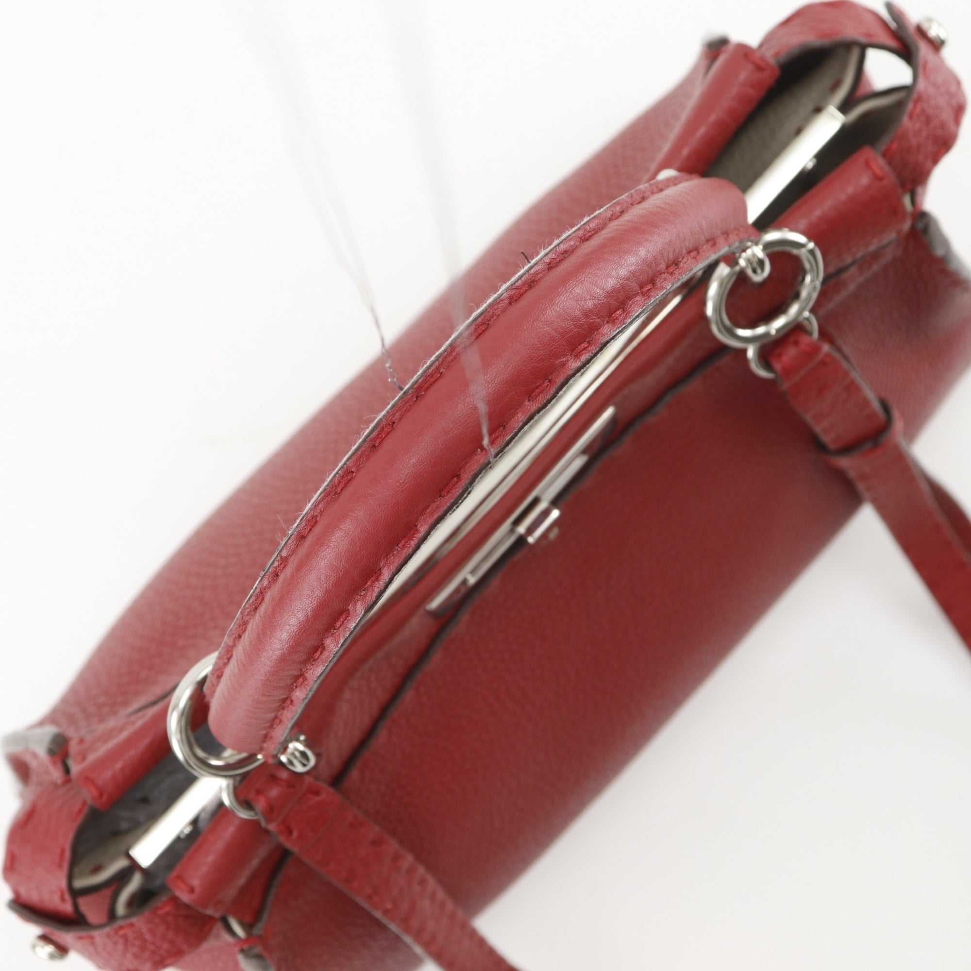 Fendi Red Color Leather Handbag (Pre-Owned)