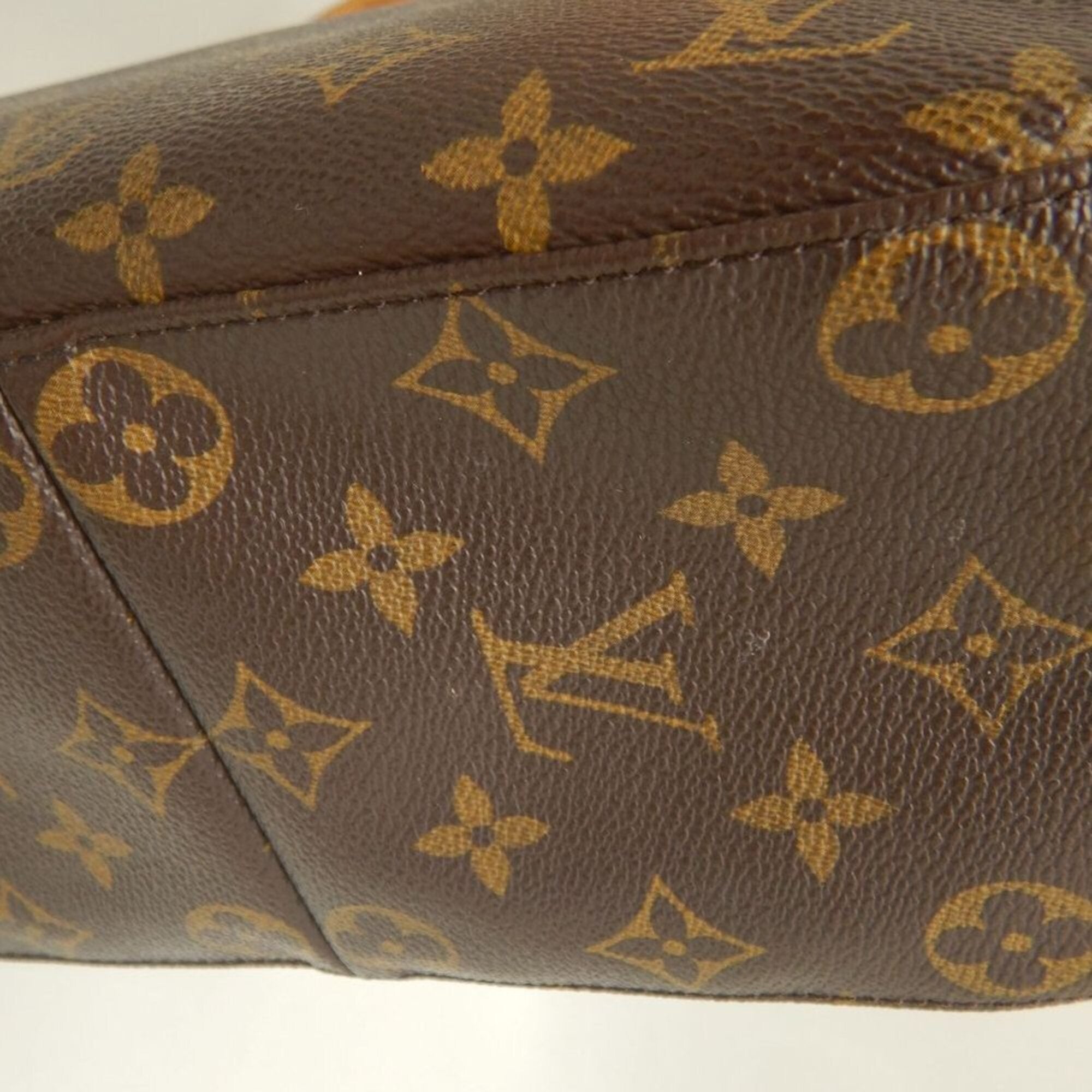 Louis Vuitton Brown Monogram Monogram Shoulder Bag (Pre-Owned)