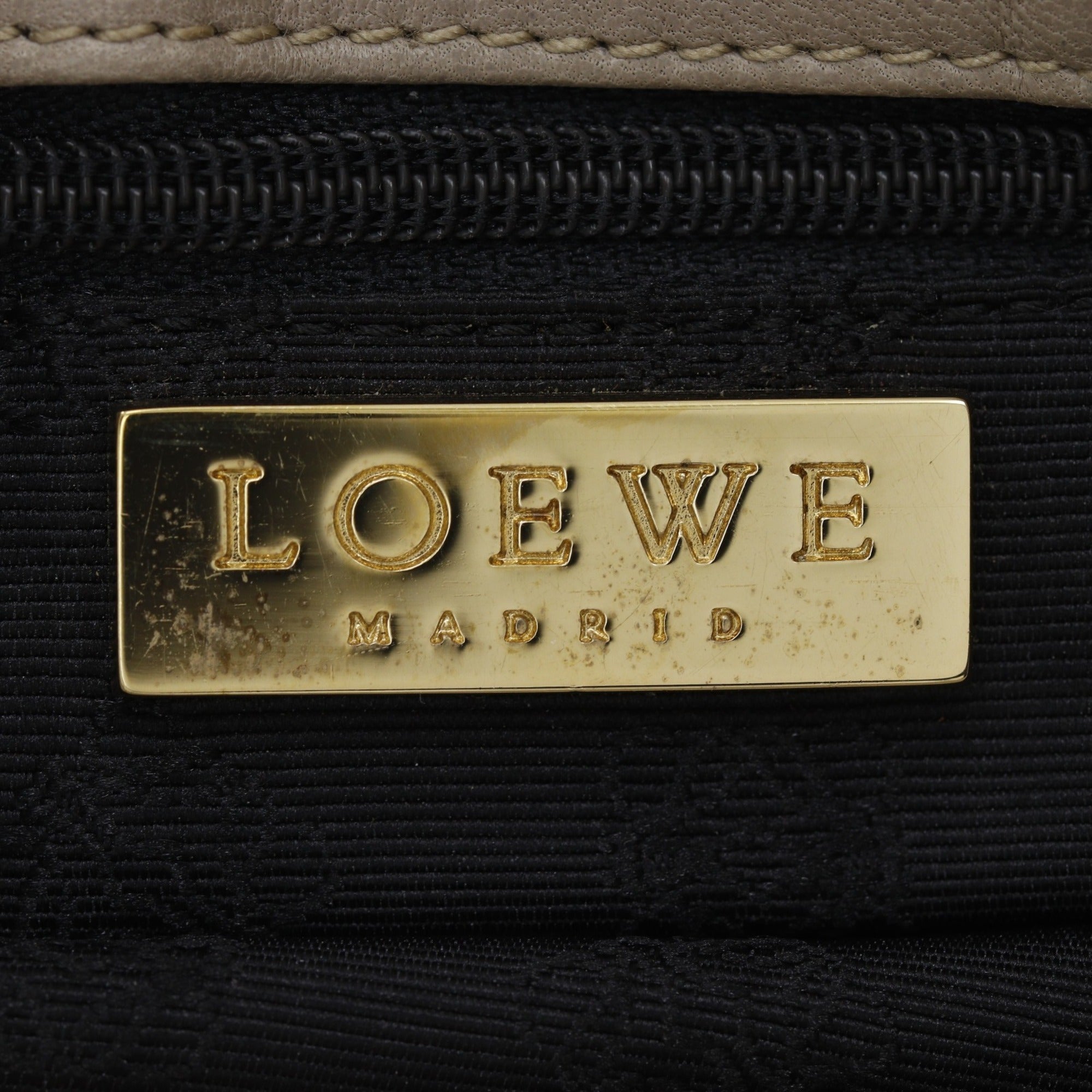 Loewe Beige Leather Shoulder Bag (Pre-Owned)