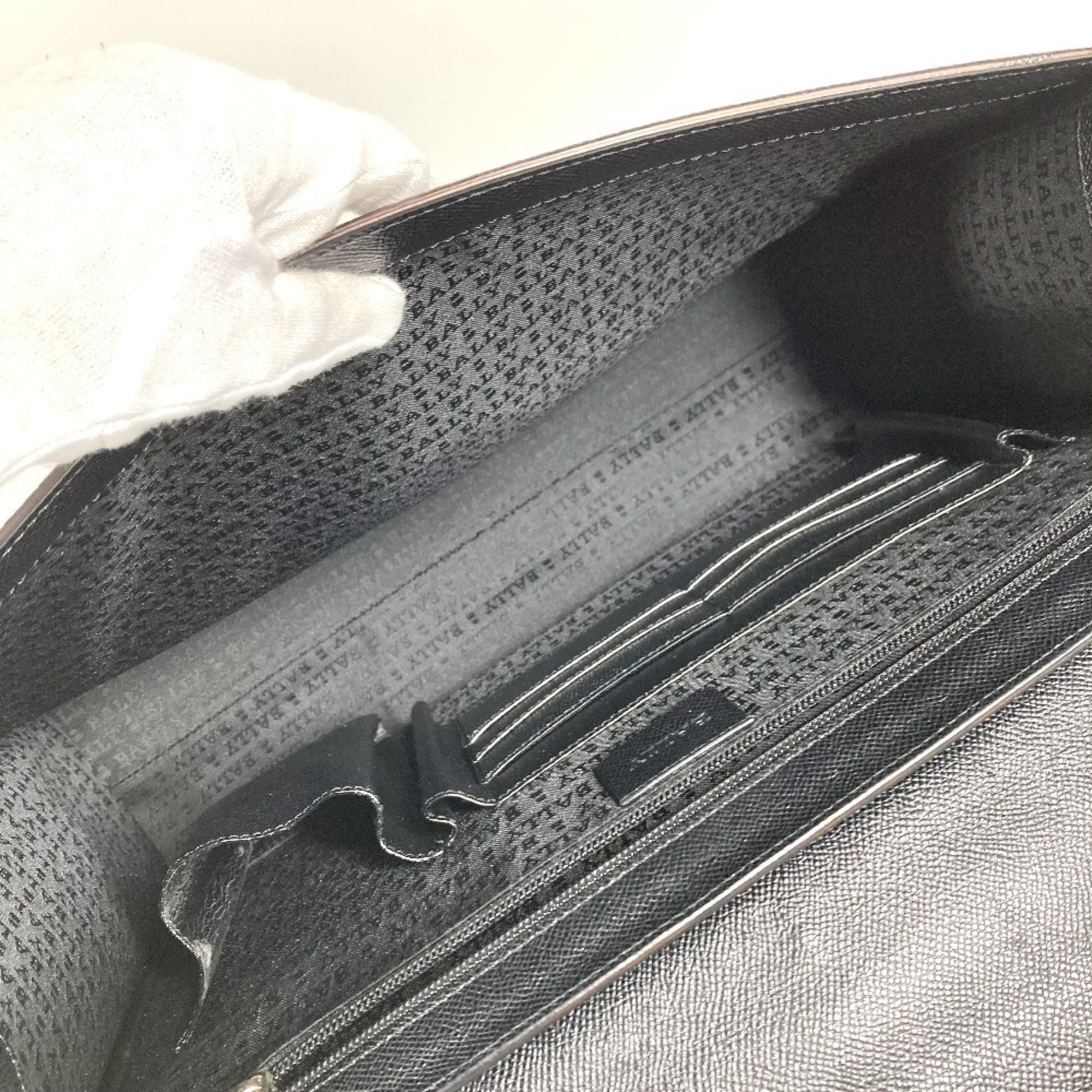 Bally Black Leather Briefcase Handbag (Pre-Owned)