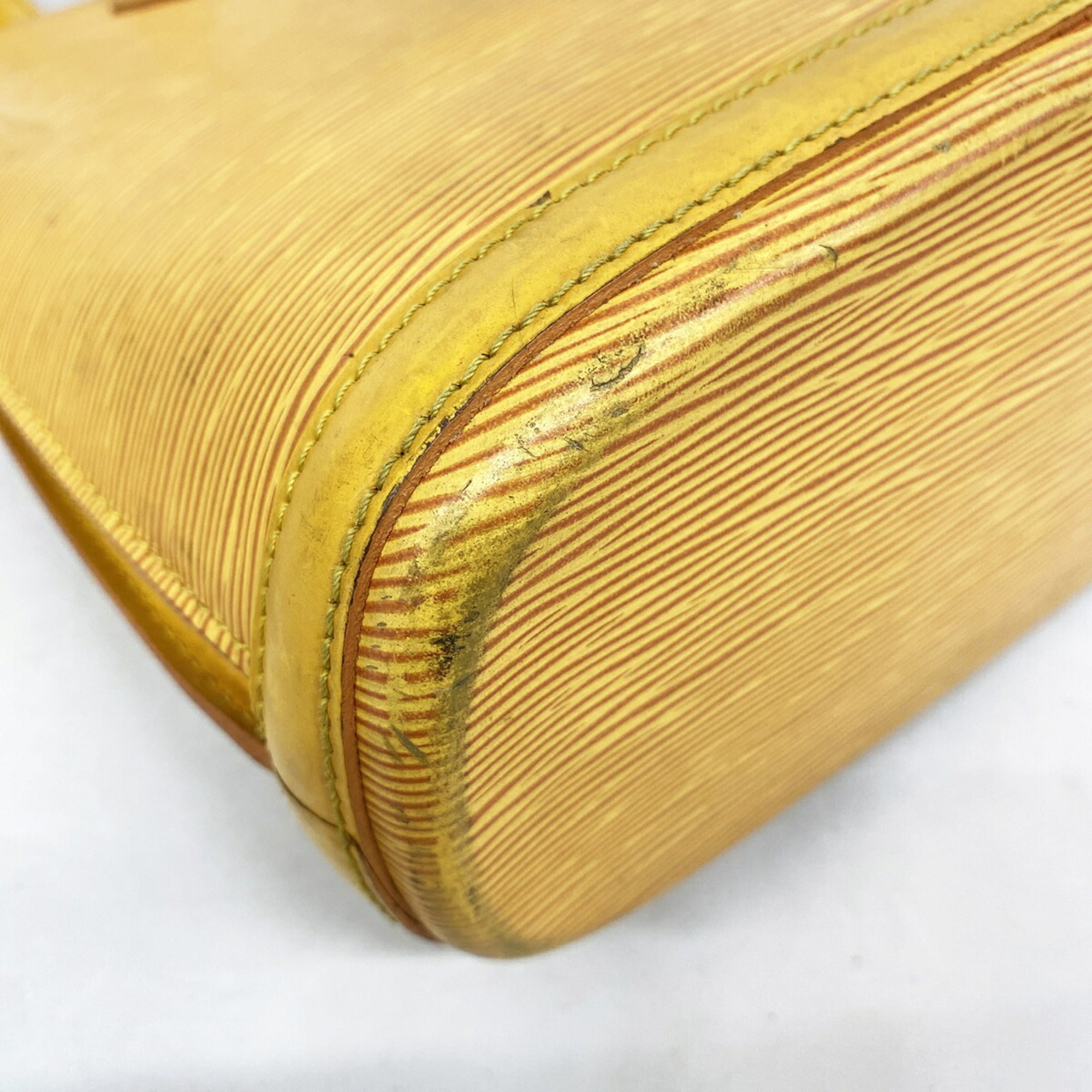 Louis Vuitton Jaune Shoulder Bag (Pre-Owned)