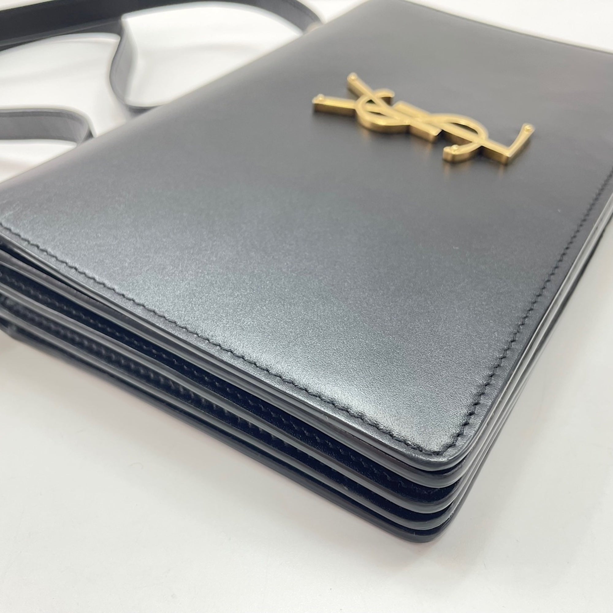 Yves Saint Laurent Black Shoulder Bag (Pre-Owned)