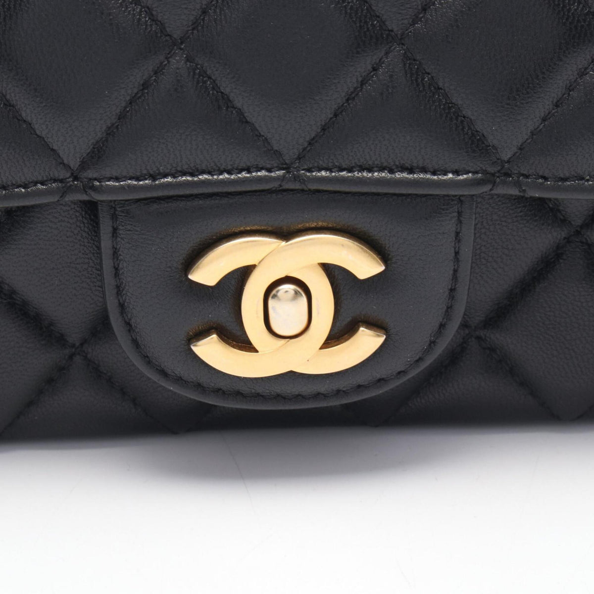 Chanel Black Leather Handbag Shoulder Bag (Pre-Owned)