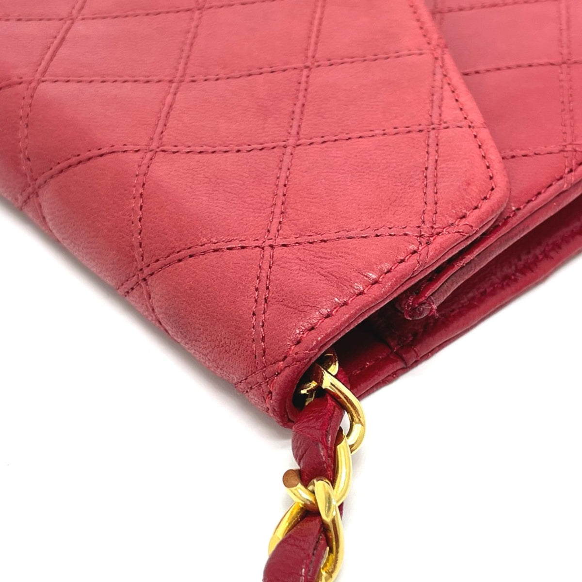 Chanel Red Leather Shoulder Bag (Pre-Owned)