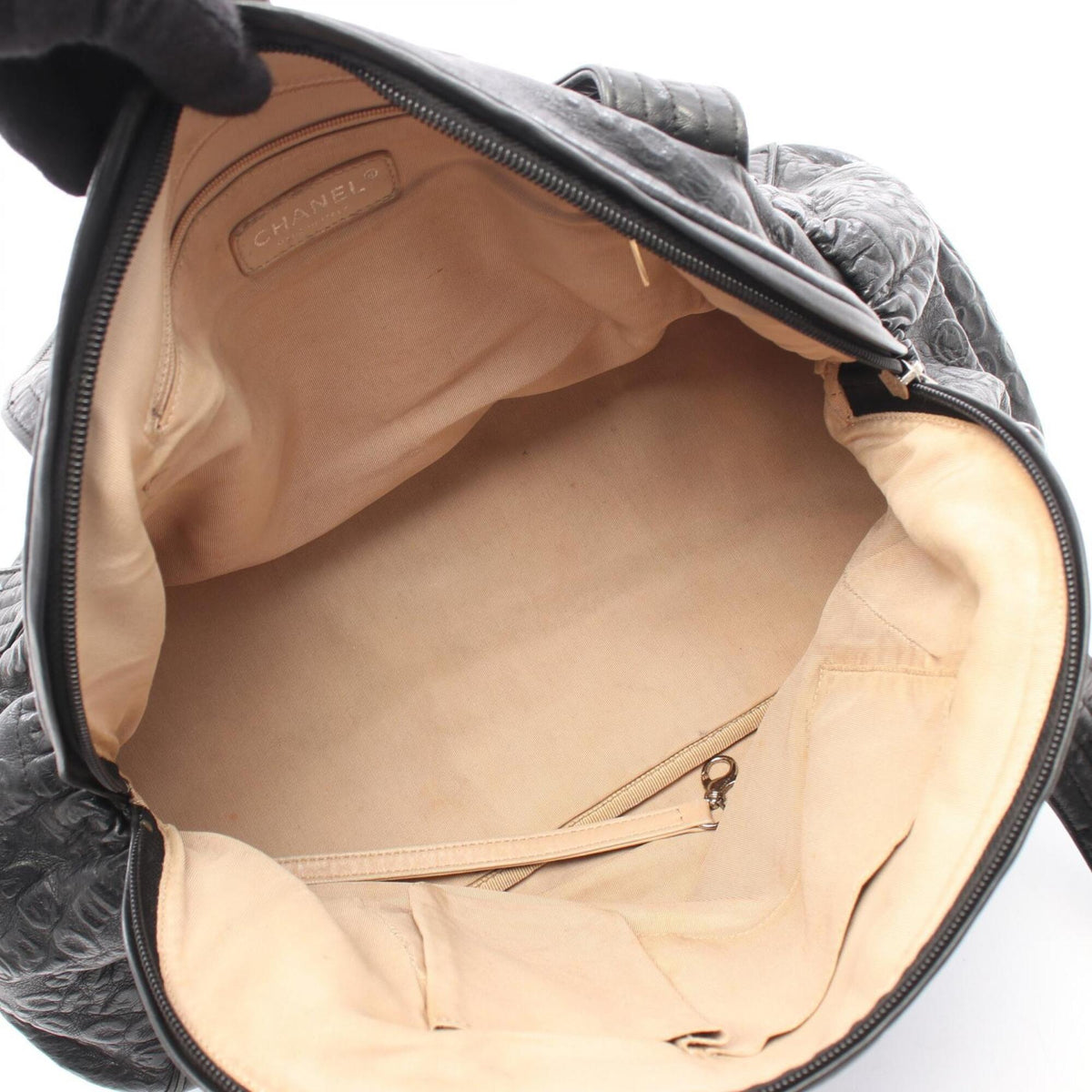 Chanel Black Leather Handbag (Pre-Owned)