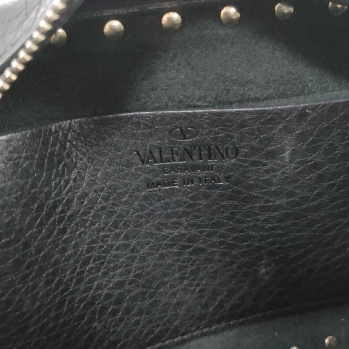 Valentino Garavani Black Leather Shoulder Bag (Pre-Owned)