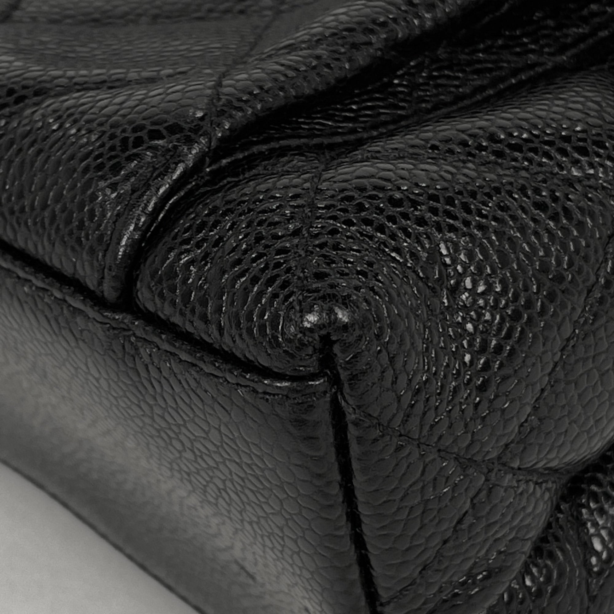 Chanel Black Grained Calfskin Tote Bag (Pre-Owned)