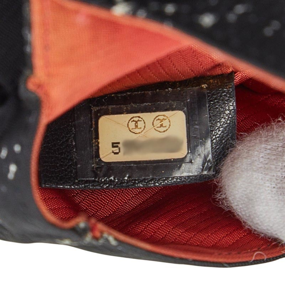 Chanel Black Nylon Sling Bag (Pre-Owned)