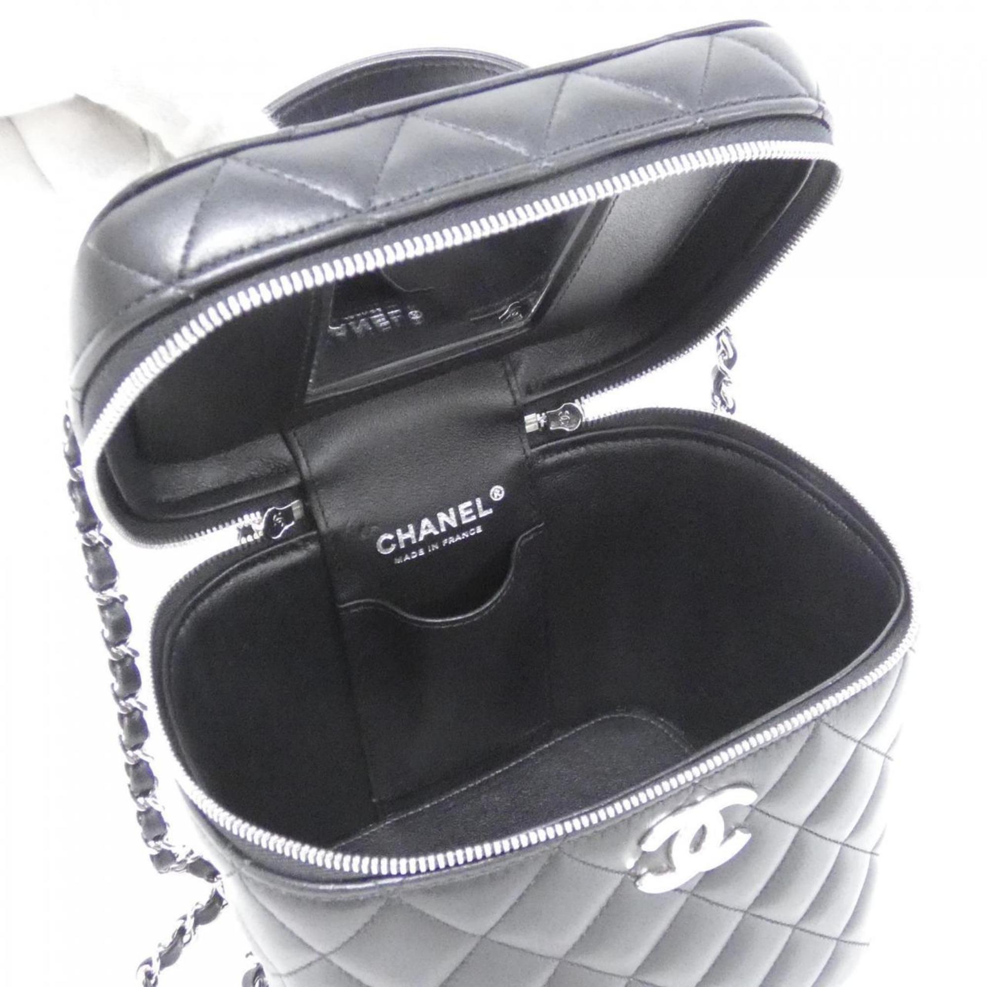 Chanel Black Leather Handbag (Pre-Owned)
