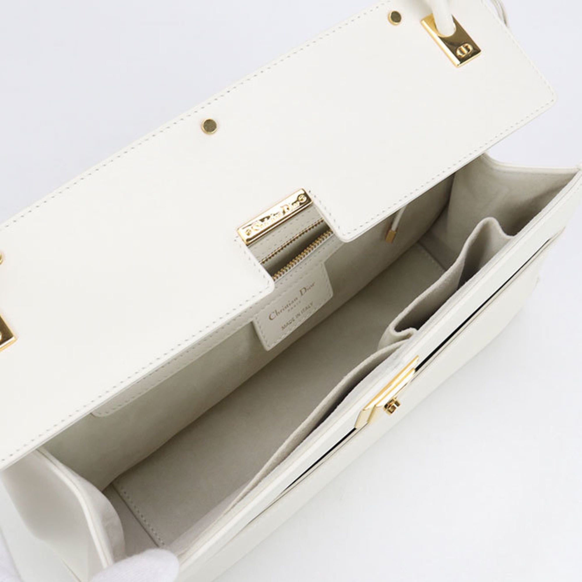Christian Dior White Leather Handbag (Pre-Owned)