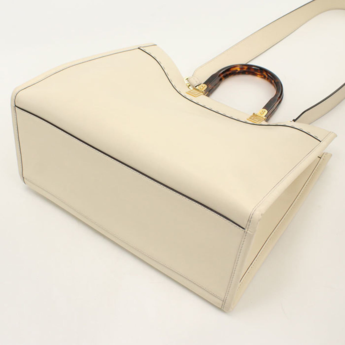 Fendi White Leather Tote Bag (Pre-Owned)