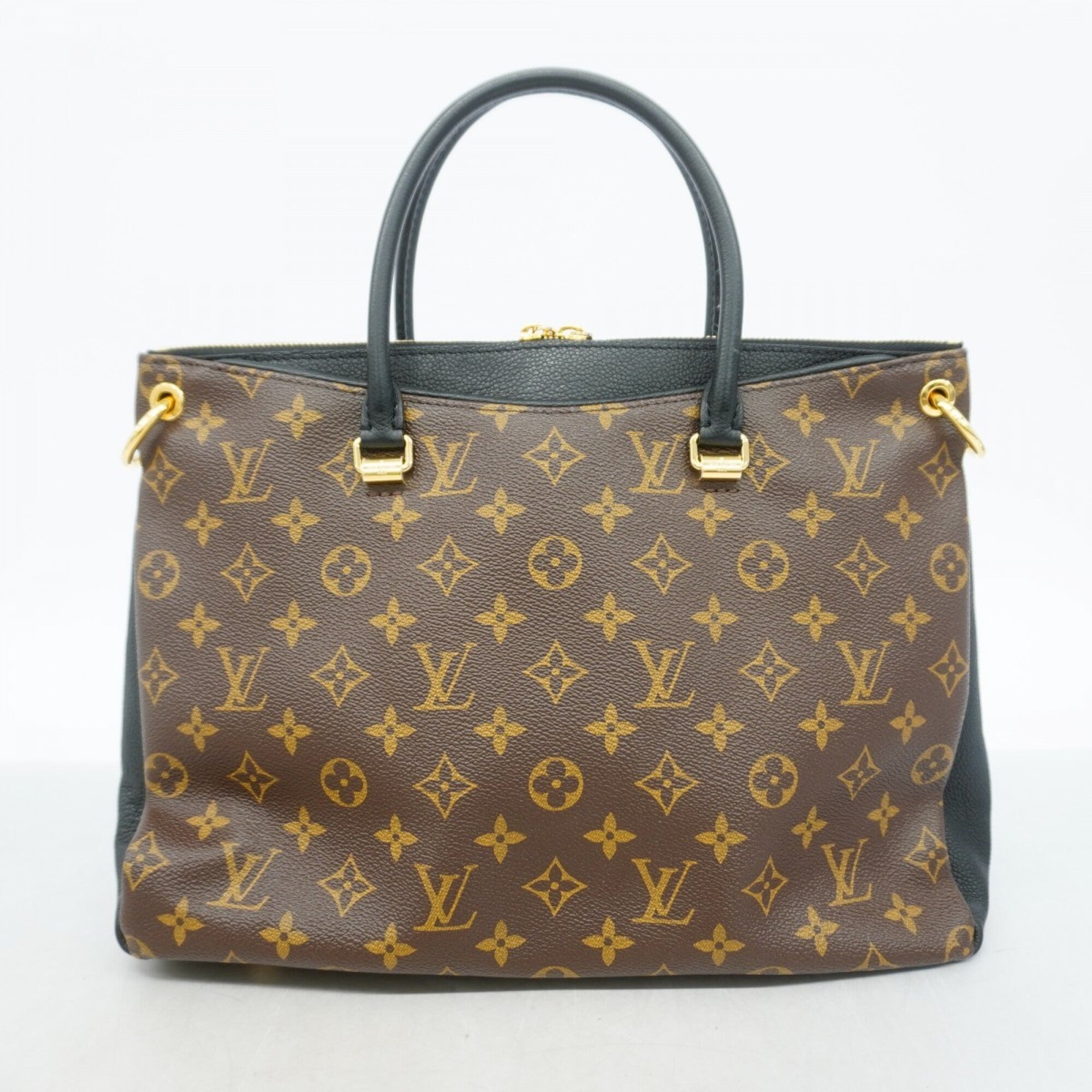 Louis Vuitton Noir Handbag (Pre-Owned)
