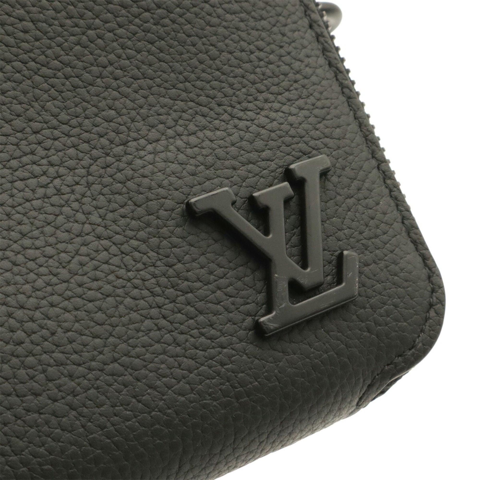 Louis Vuitton Noir Leather Clutch Bag Shoulder Bag (Pre-Owned)