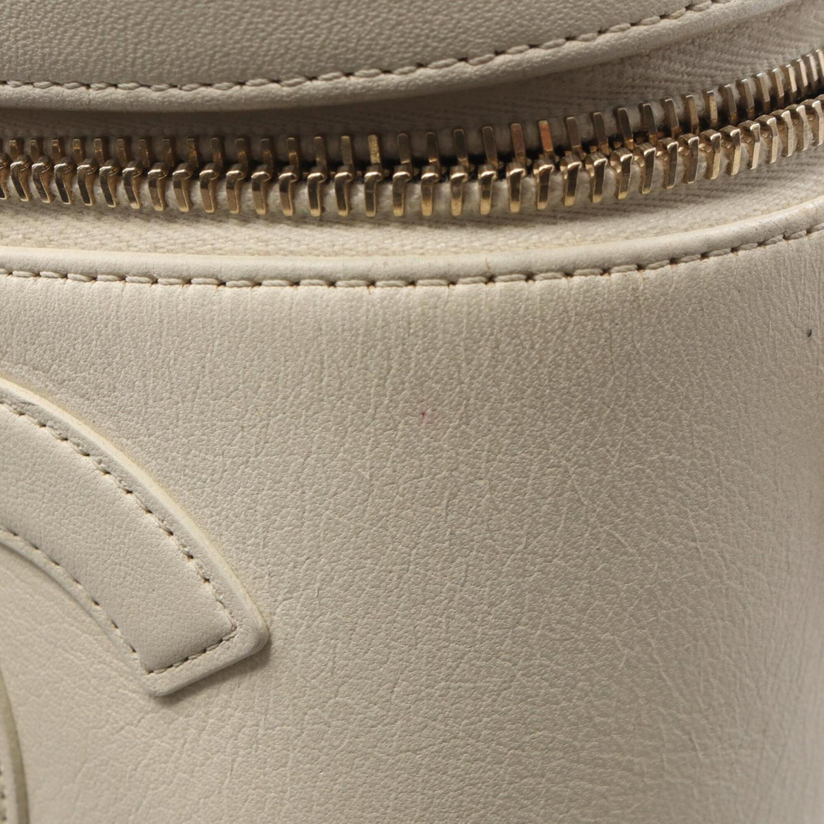 Chanel White Leather Handbag Vanity Bag (Pre-Owned)