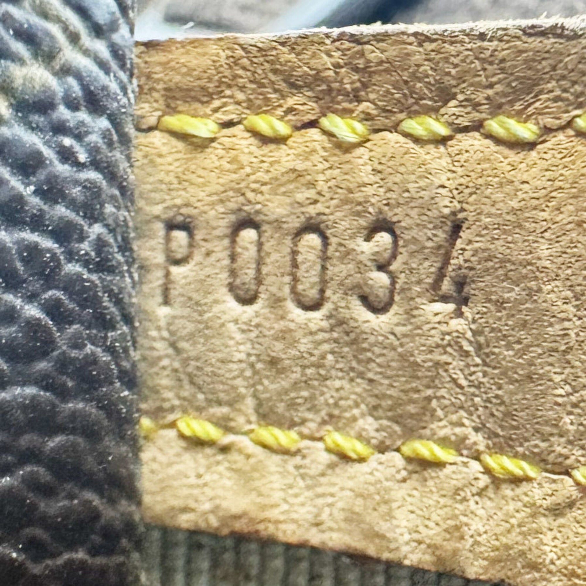 Louis Vuitton Brown Monogram Monogram Shoulder Bag (Pre-Owned)