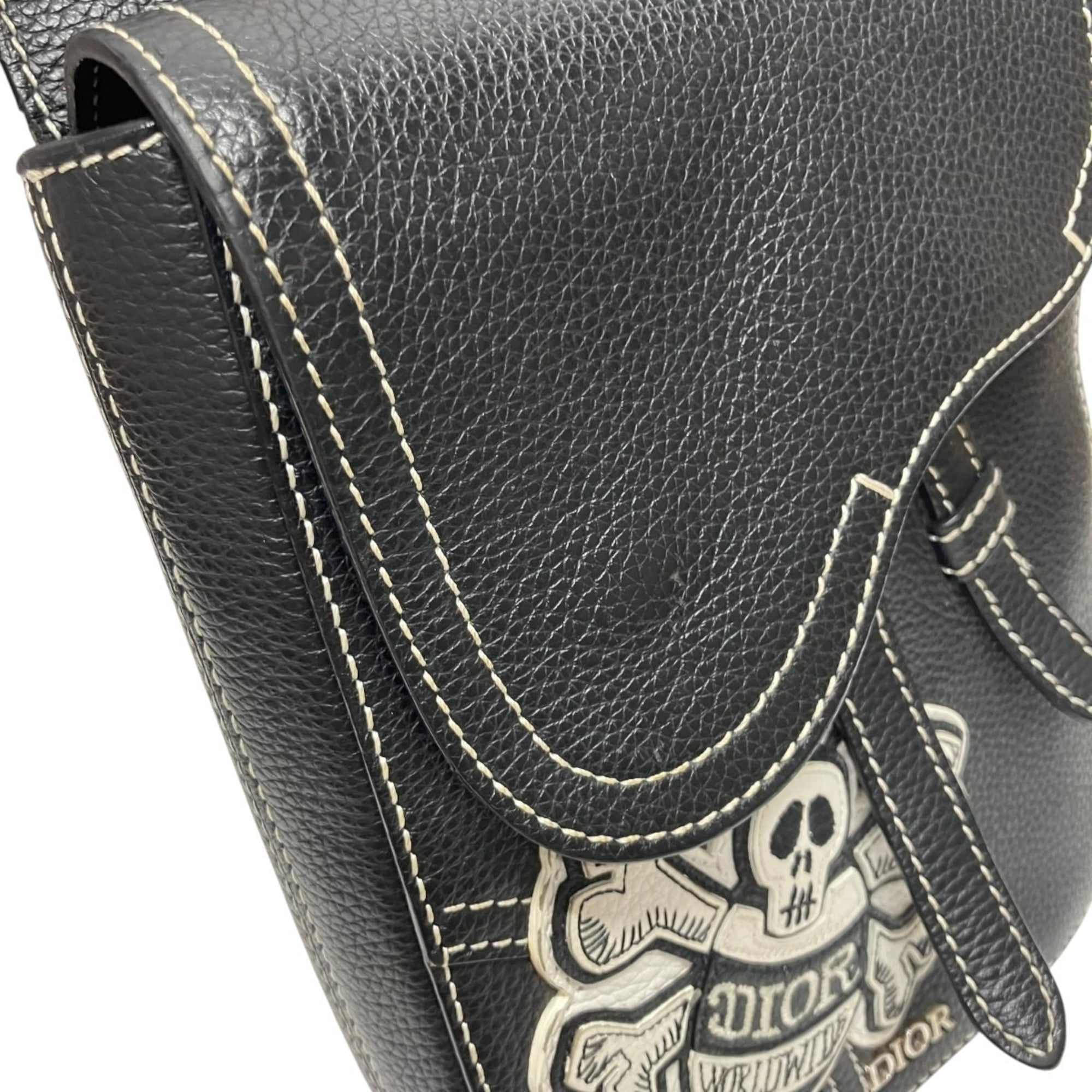 Christian Dior Black Leather Shoulder Bag (Pre-Owned)