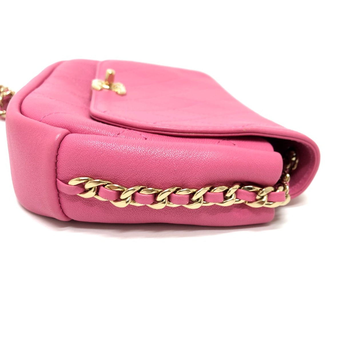 Chanel Pink Leather Shoulder Bag (Pre-Owned)